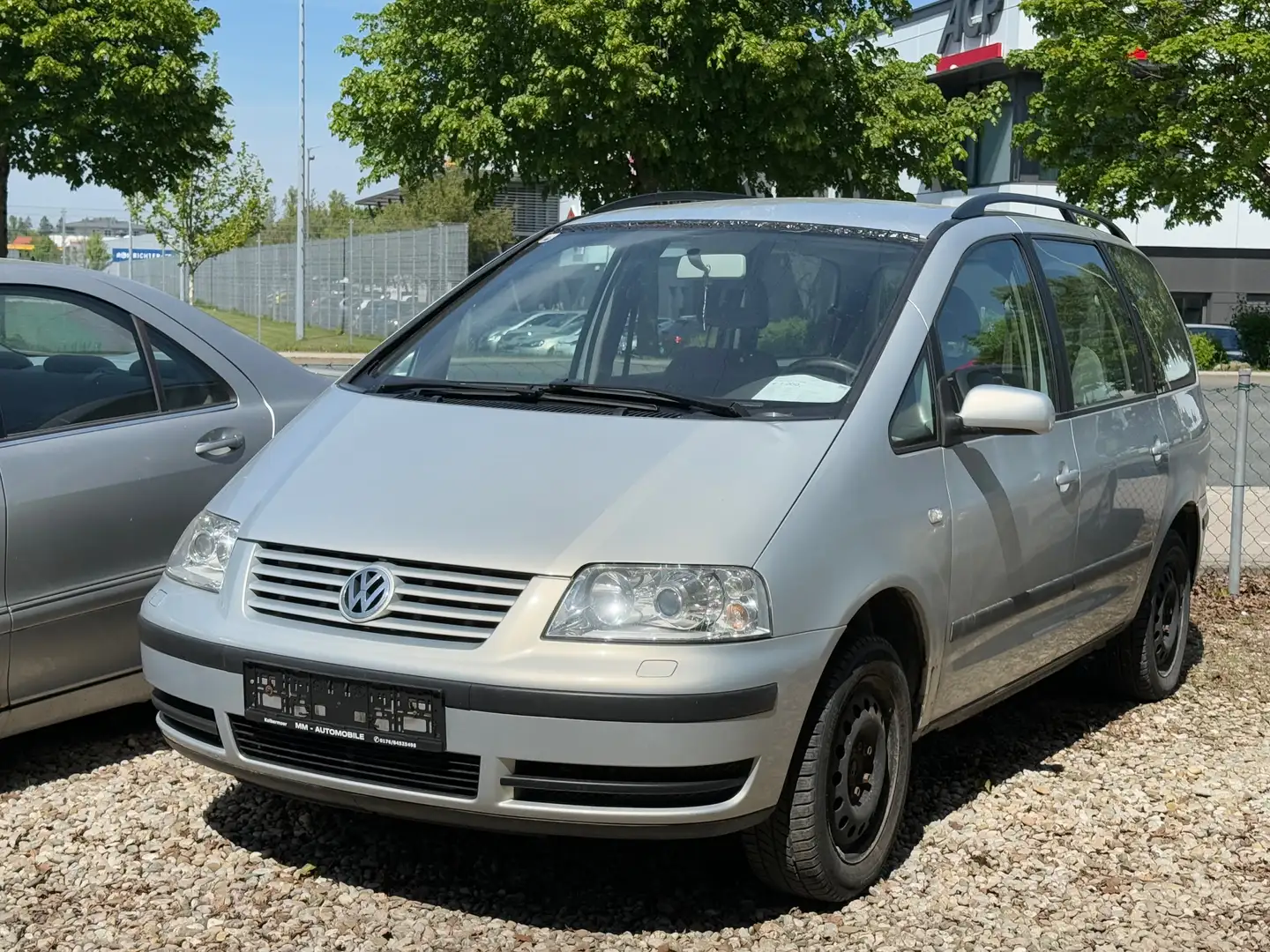 Volkswagen Sharan 1.9 TDI Family Šedá - 1