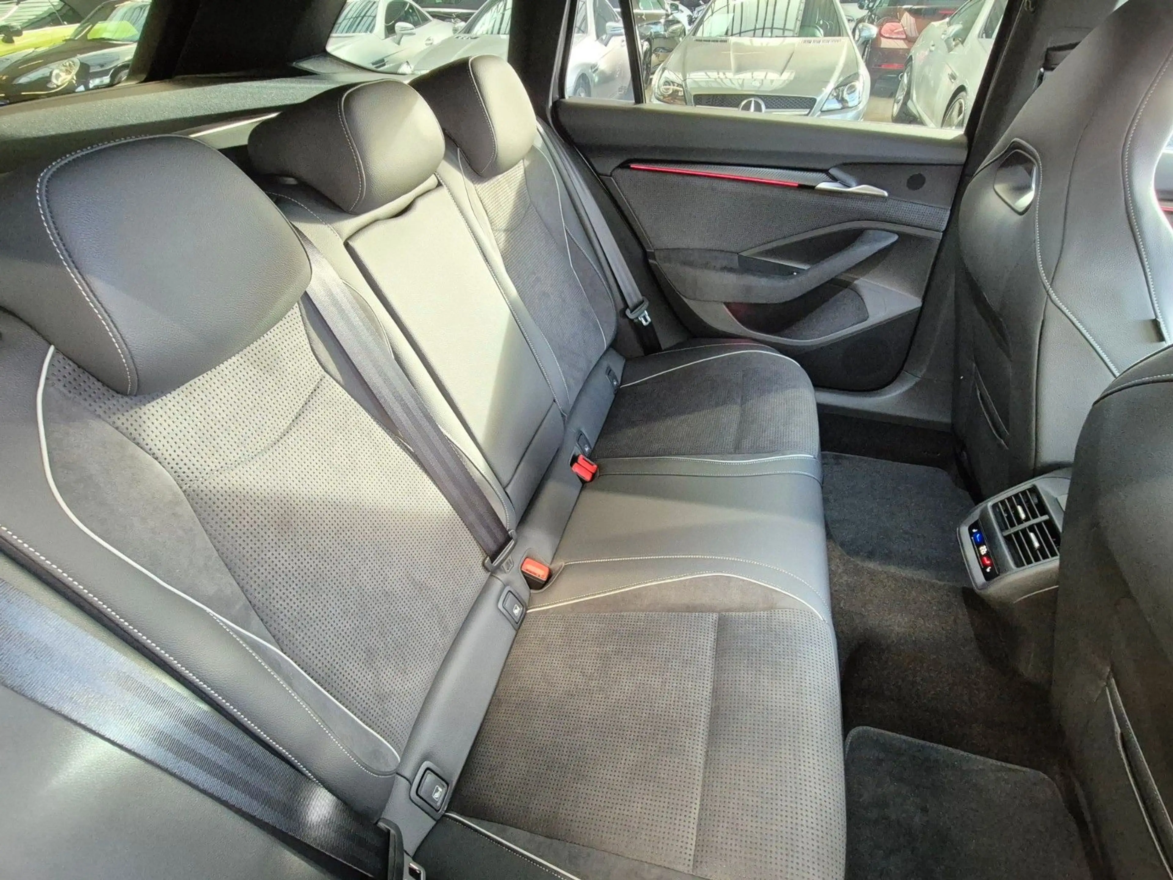 Skoda Superb SUPERB COMBI 2.0 TDI 4x4 SPORTLINE 5J GARANTIE — photo 13