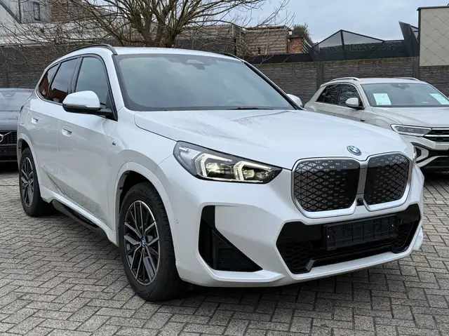 BMW iX1 iX1 eDrive20 M Sportpakket "Pano Dak/Head Up"