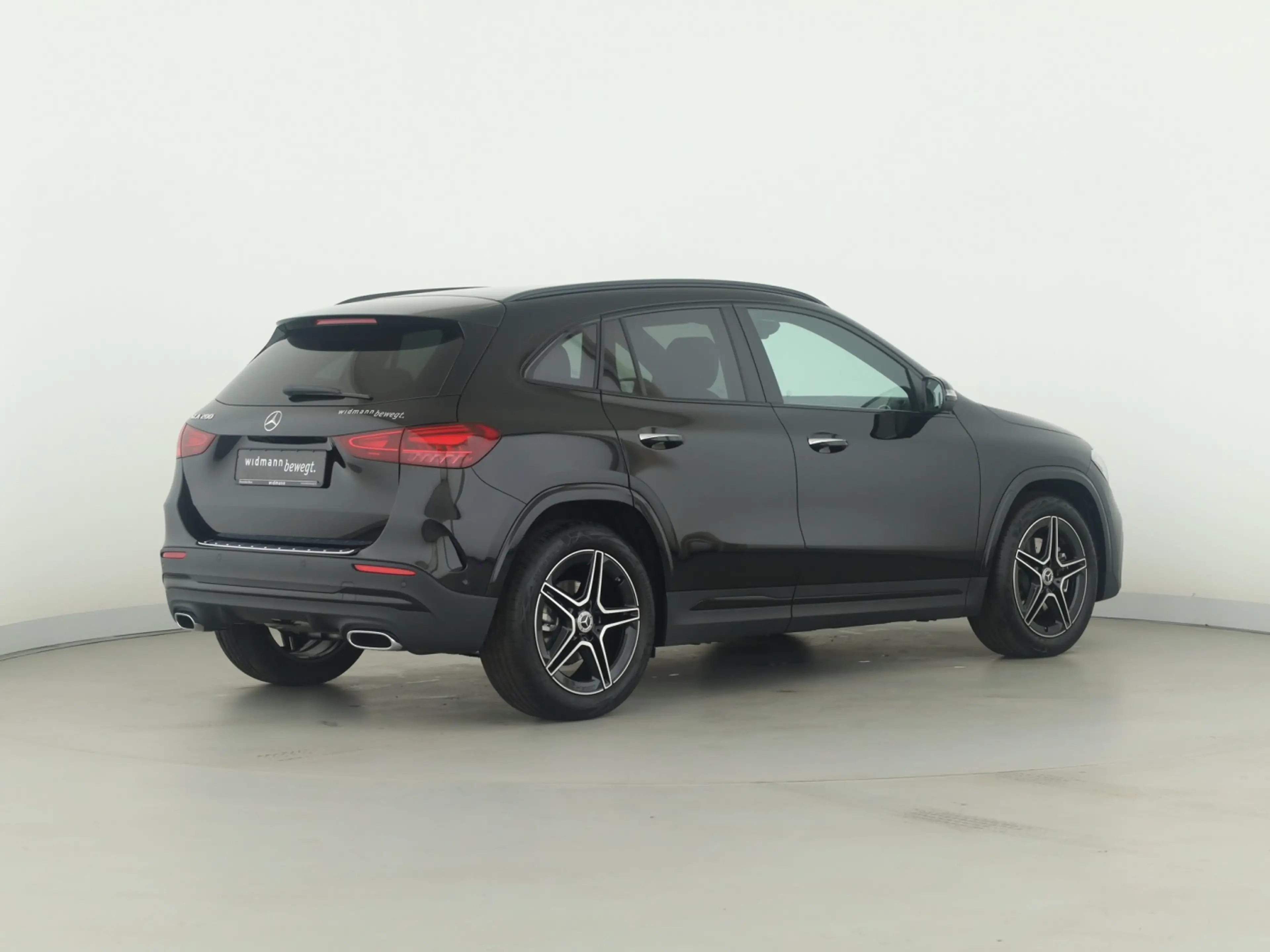 Mercedes-Benz GLA 200 360 ACC AHK AUT DynLicht Fernlichtass. — photo 6
