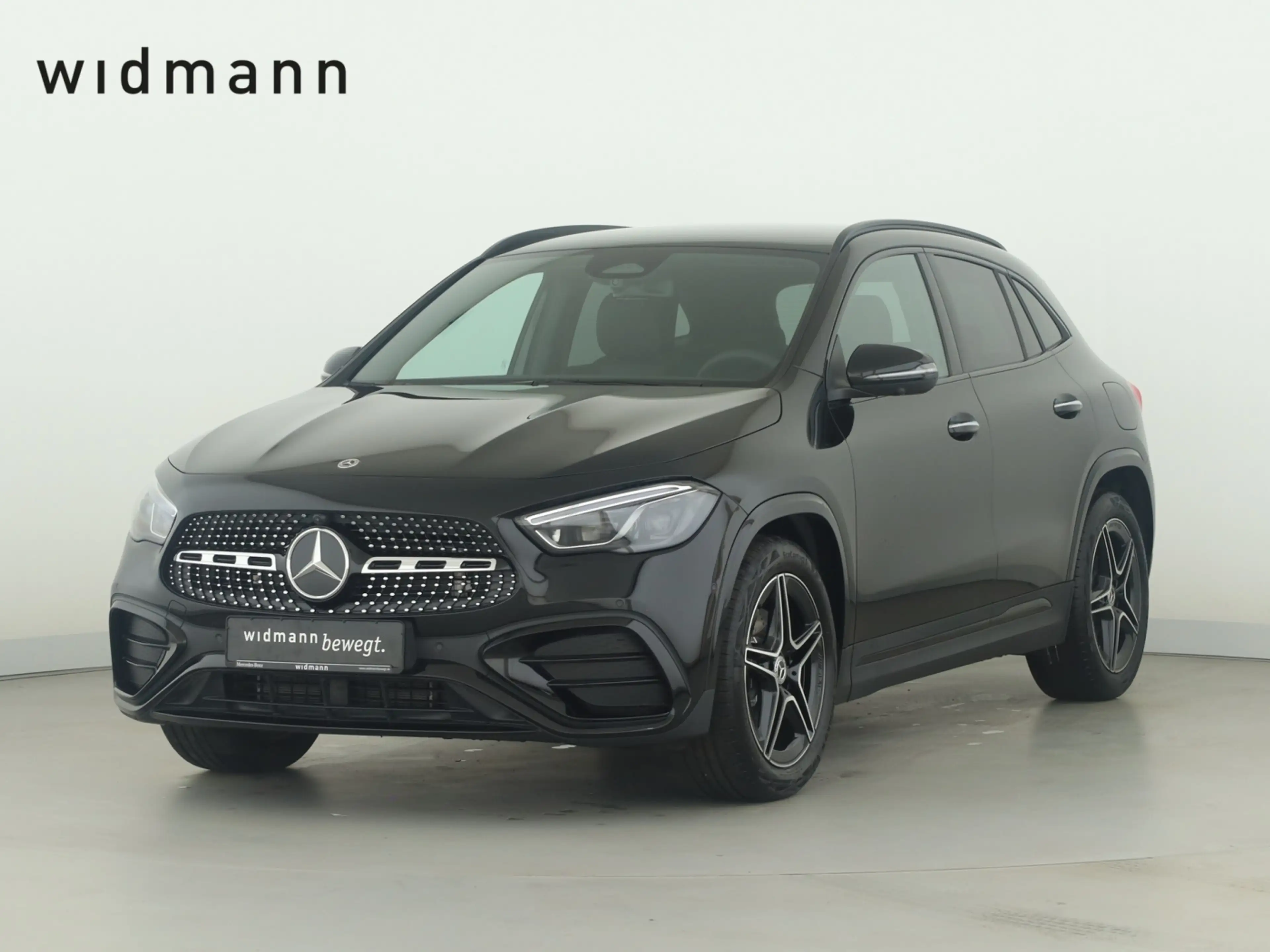 Mercedes-Benz GLA 200 360 ACC AHK AUT DynLicht Fernlichtass.