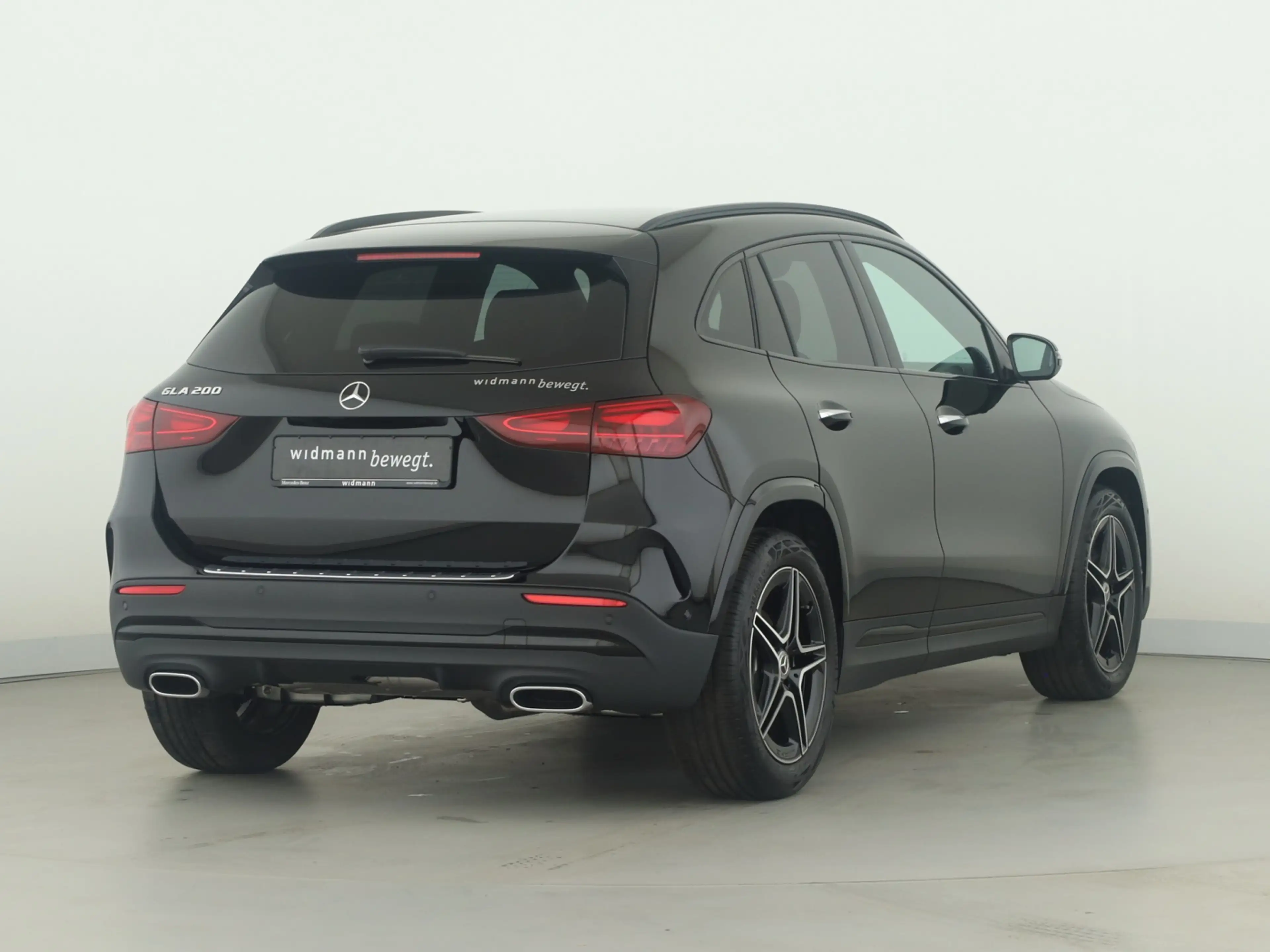 Mercedes-Benz GLA 200 360 ACC AHK AUT DynLicht Fernlichtass. — photo 2
