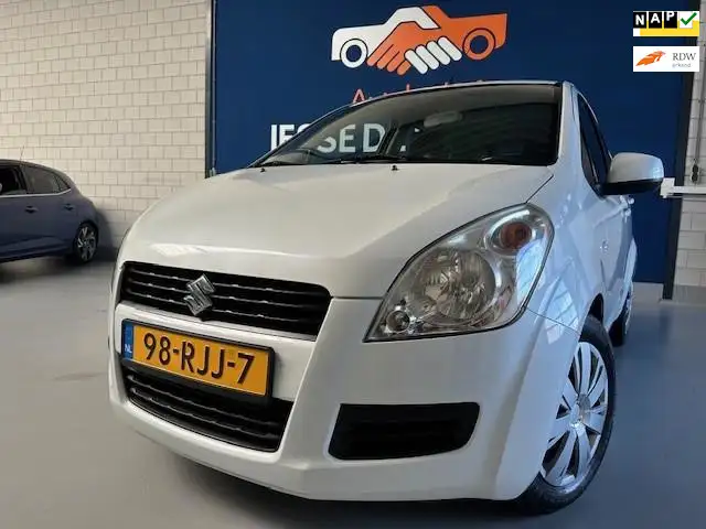 Suzuki Splash 1.0 Comfort,bj.2011,kleur:(parelmoer)wit,5 deurs,a