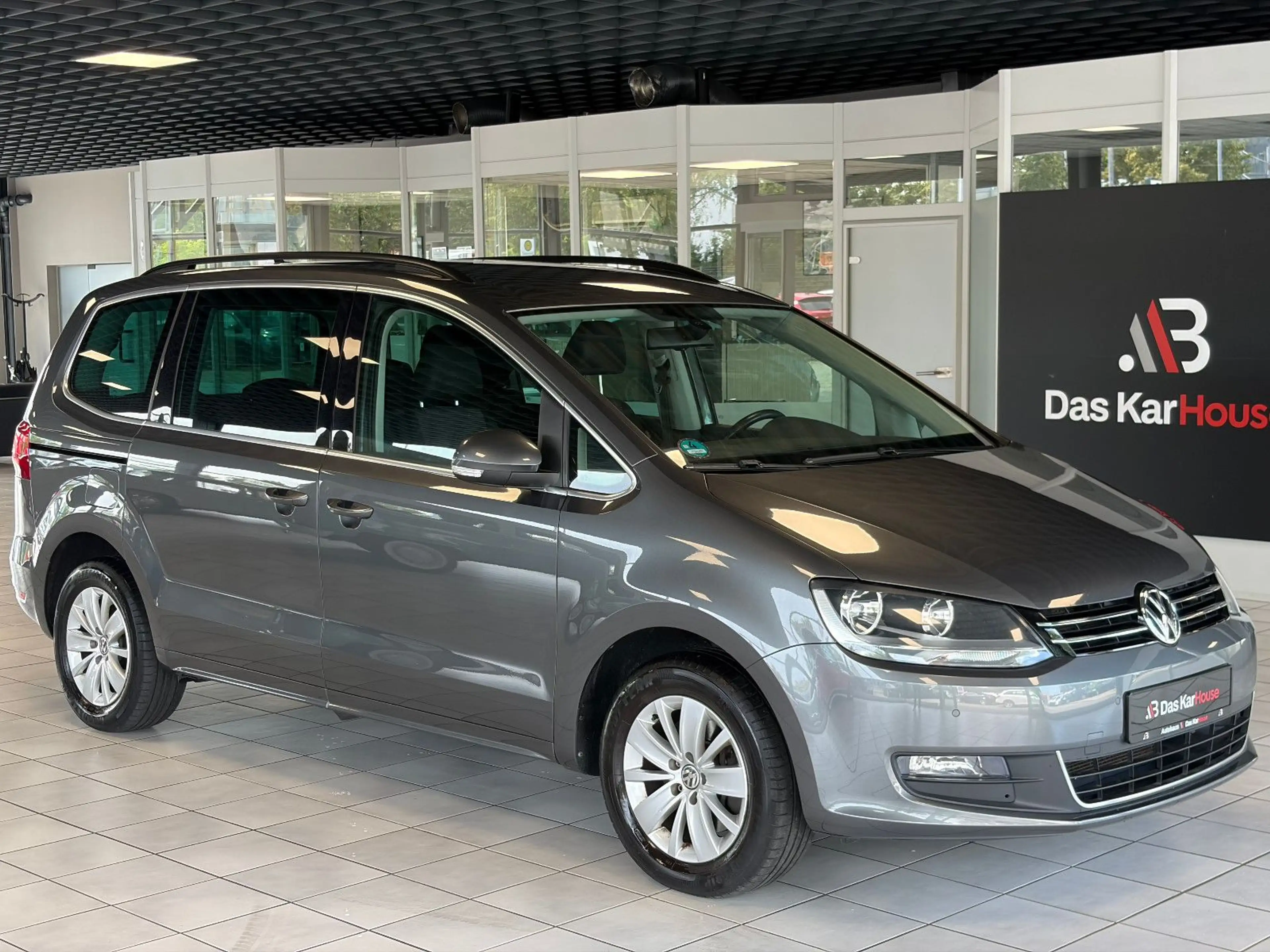 Volkswagen Sharan 2.0 TDI DSG Comfortline BMT · 7 Sitzer ·