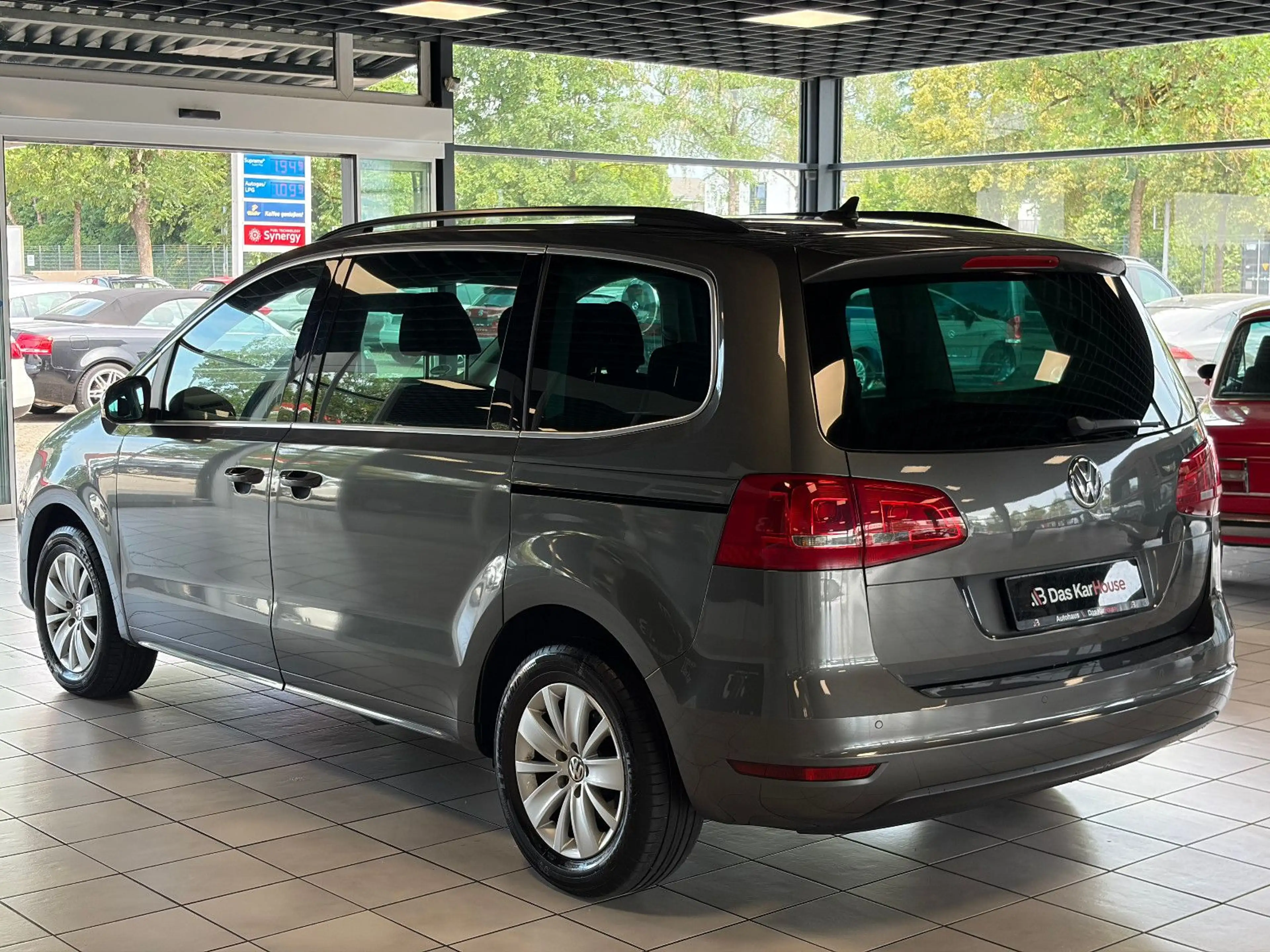 Volkswagen Sharan 2.0 TDI DSG Comfortline BMT · 7 Sitzer · — photo 7