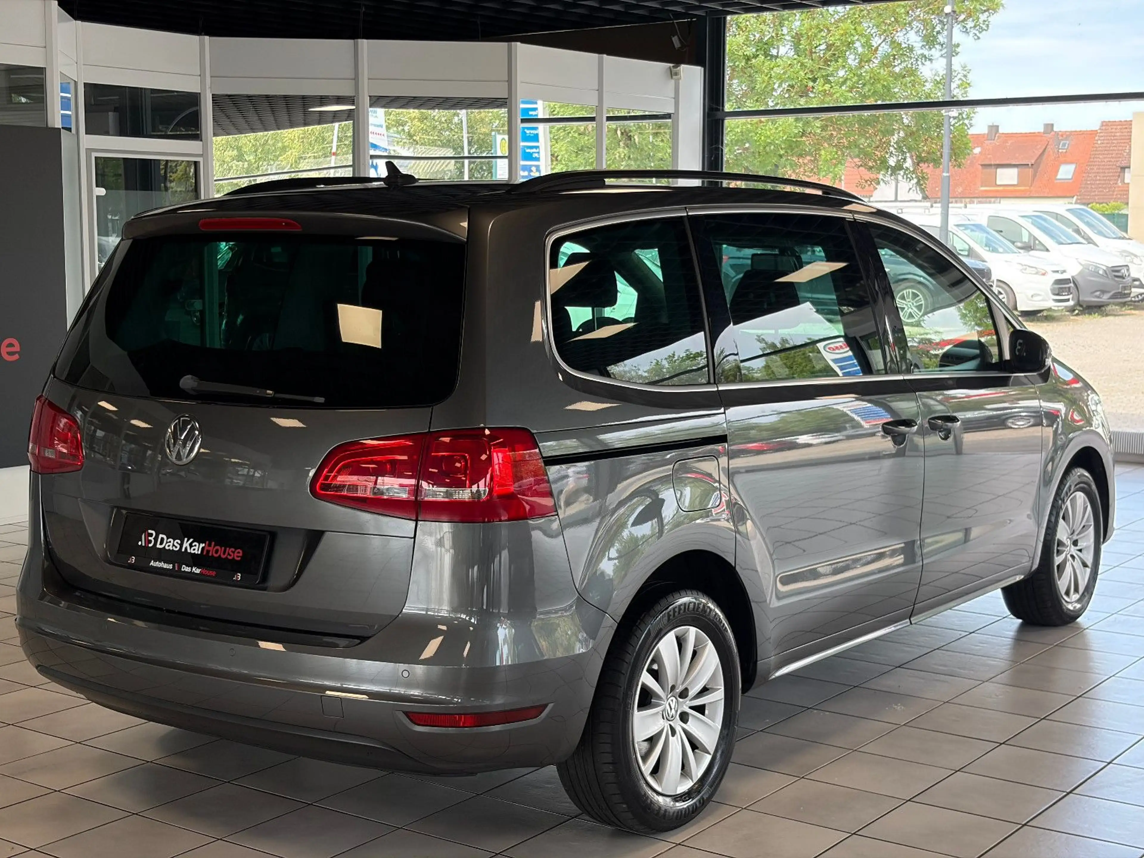 Volkswagen Sharan 2.0 TDI DSG Comfortline BMT · 7 Sitzer · — photo 4