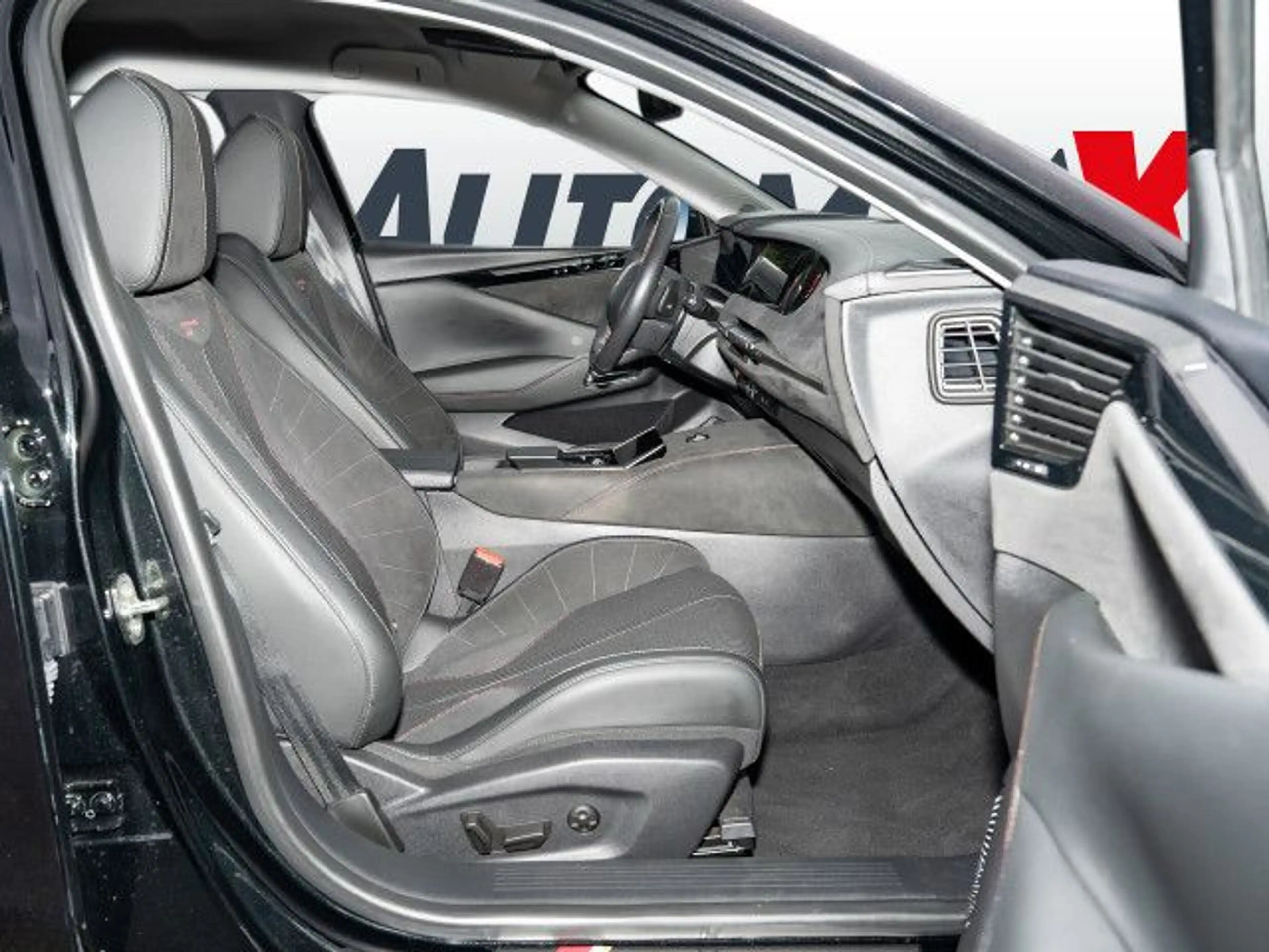 DS Automobiles DS 4 DS4 PT 130 Automatik Performance Line+ Navi LED AC — photo 3