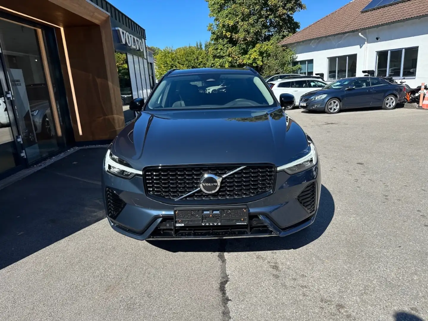 Volvo XC60 Plus Dark 2WD B4 Diesel EU6d StandHZG Digitales Co Bleu - 2