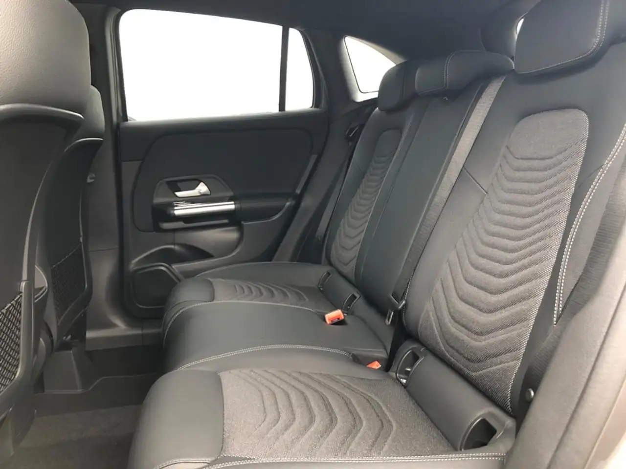 Mercedes-Benz GLA 200 MBUX+Progressive+MBeam+Wide+360+Cam+LED 10