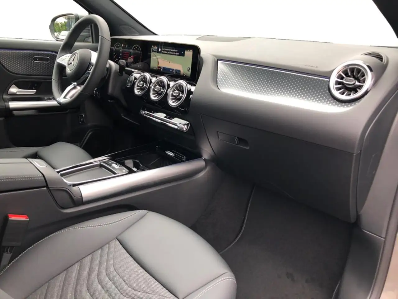 Mercedes-Benz GLA 200 MBUX+Progressive+MBeam+Wide+360+Cam+LED 9