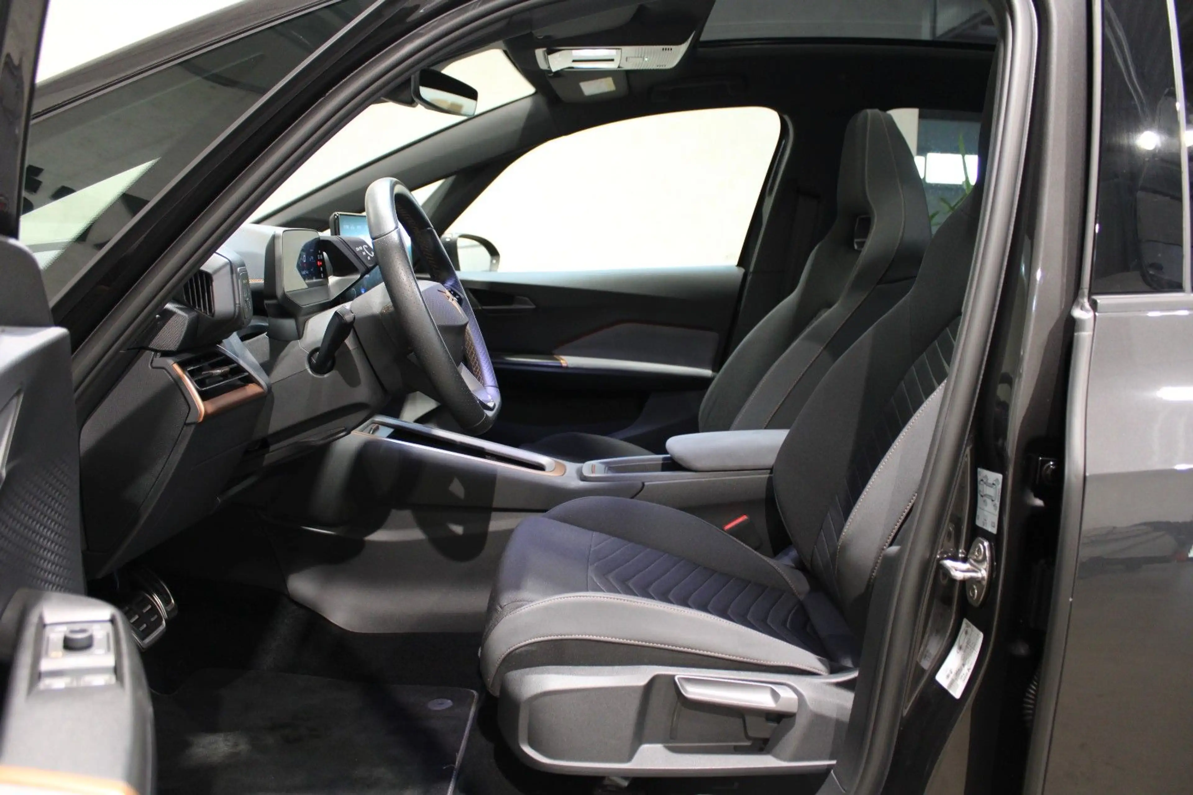 CUPRA Born 150kW 58kWh*Pano*Navi*Kamera*Beats*FullLink — photo 8