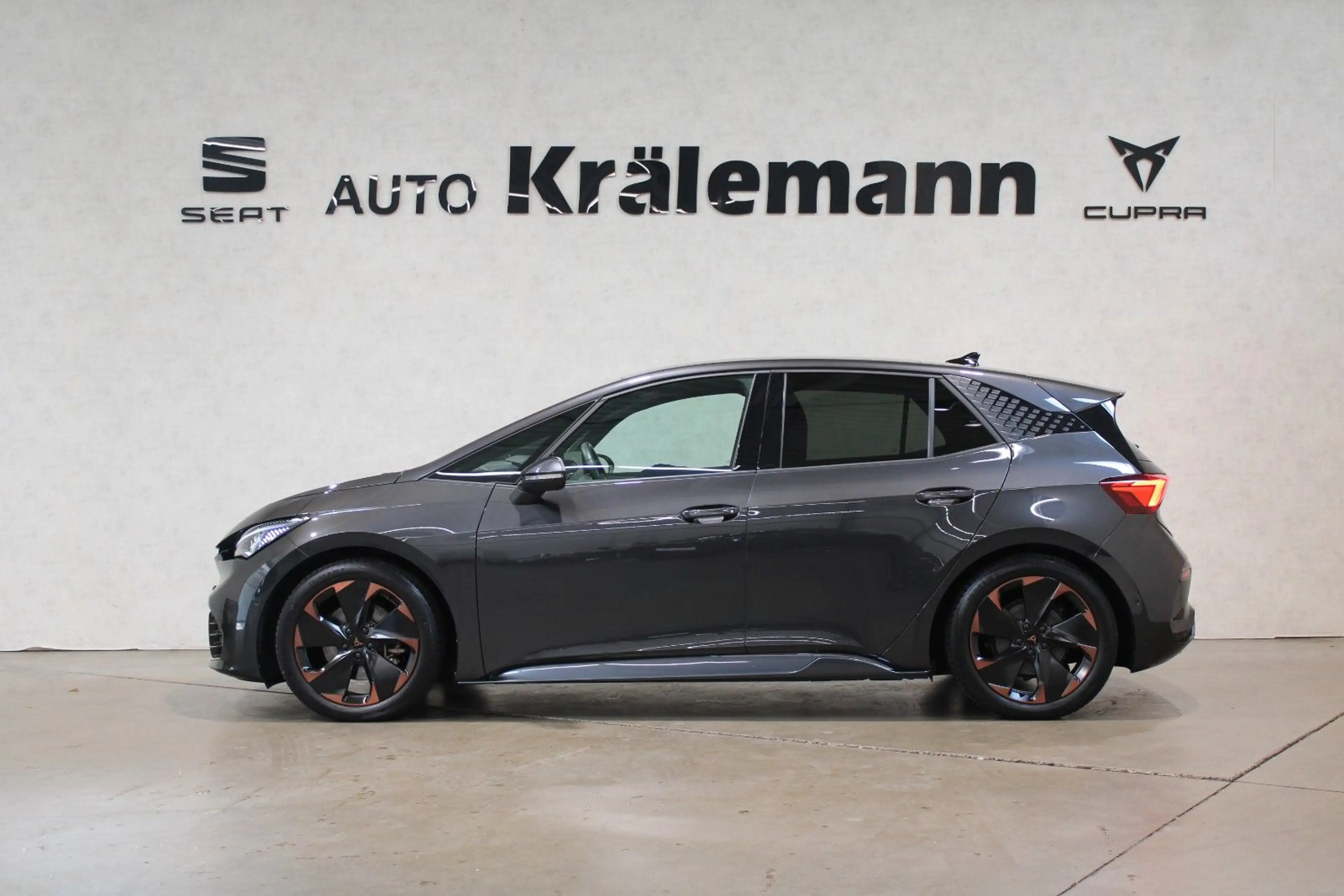 CUPRA Born 150kW 58kWh*Pano*Navi*Kamera*Beats*FullLink — photo 4