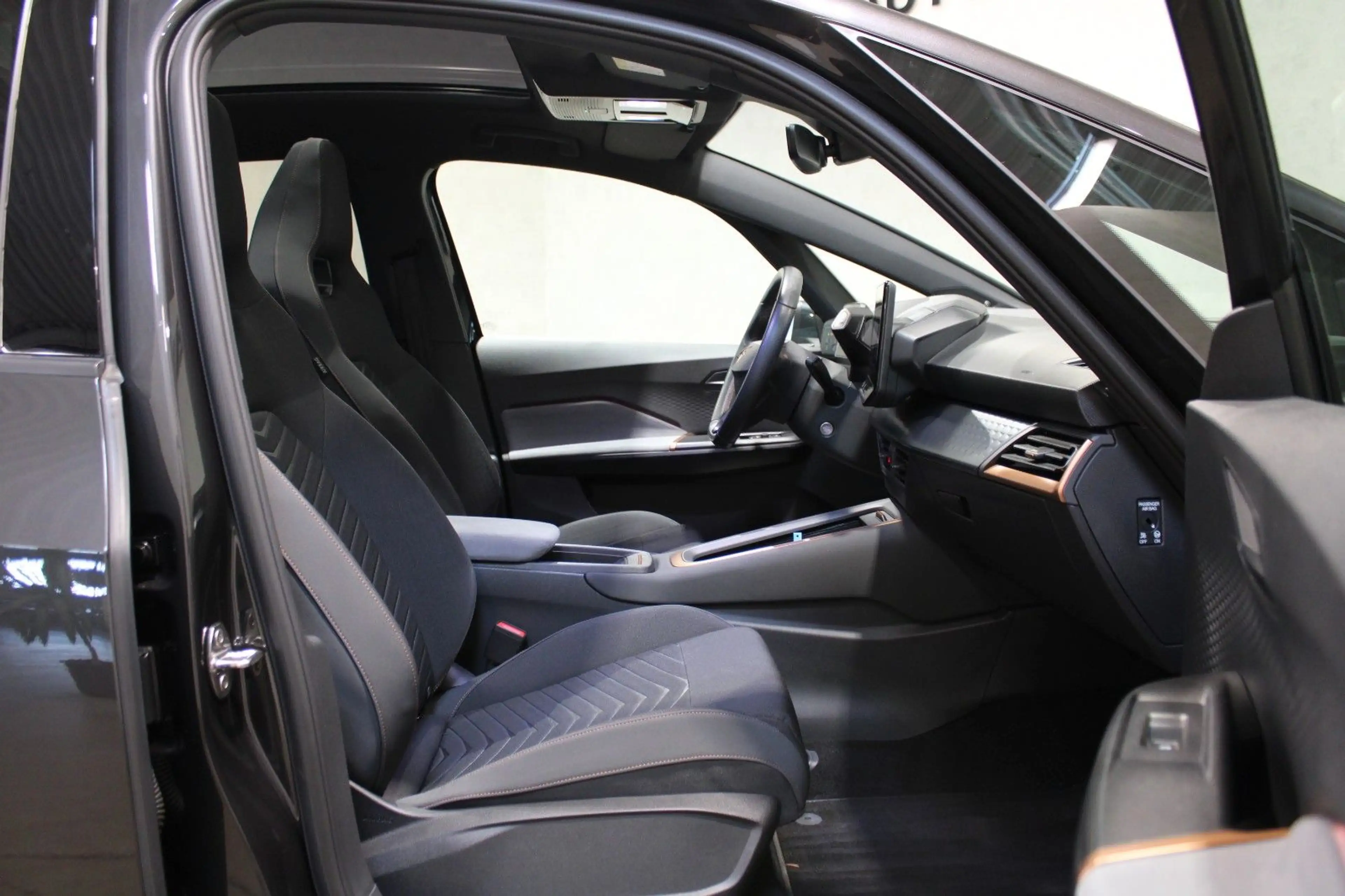 CUPRA Born 150kW 58kWh*Pano*Navi*Kamera*Beats*FullLink — photo 12
