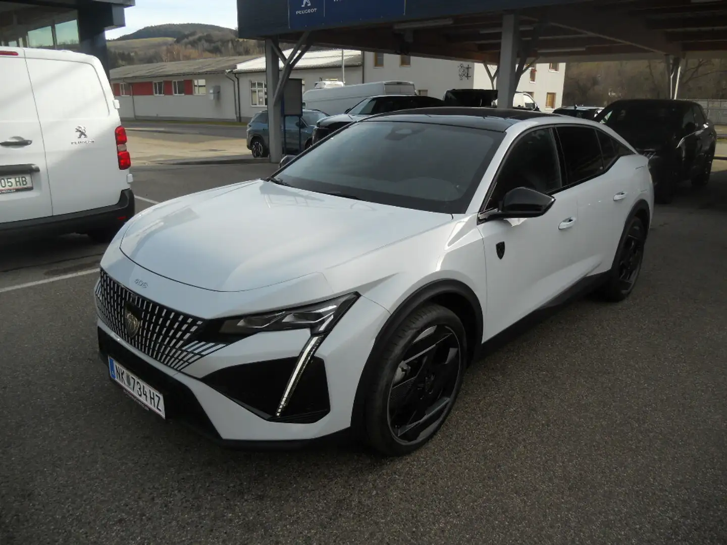 Peugeot 408 PHEV 225 e-DCS7 GT Weiß - 1