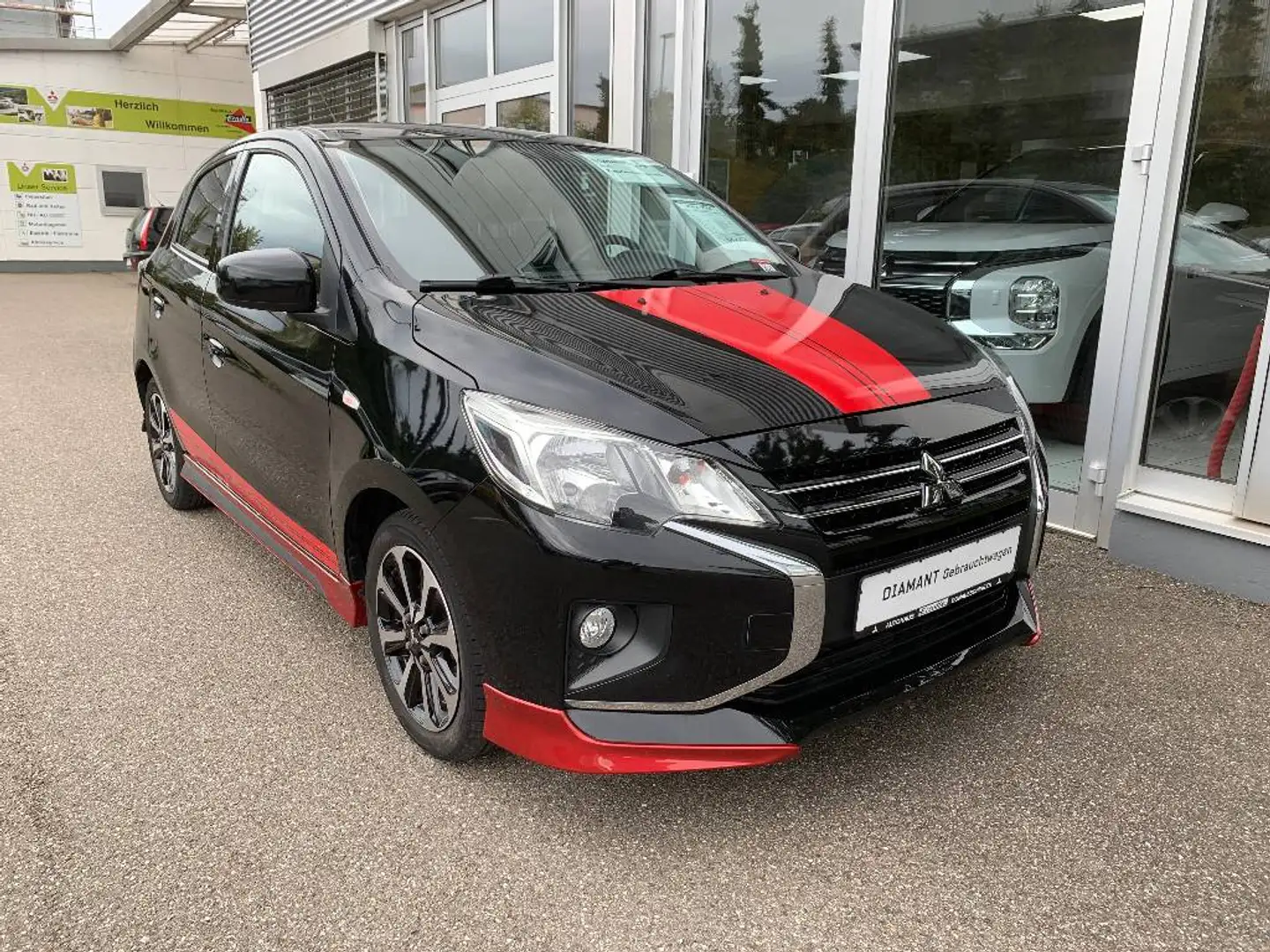 Mitsubishi Space Star Select+ 1.2 MIVEC ClearTec 5-Gang Schwarz - 1