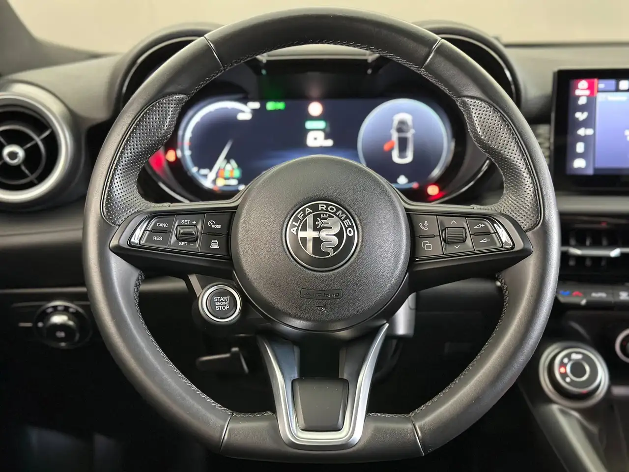 Alfa Romeo Tonale 2024 — фото 11