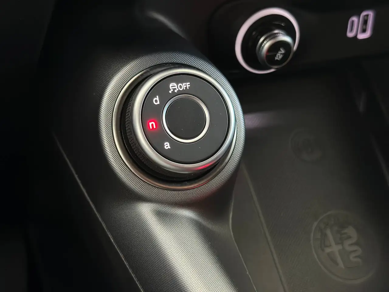 Alfa Romeo Tonale 2024 — фото 14