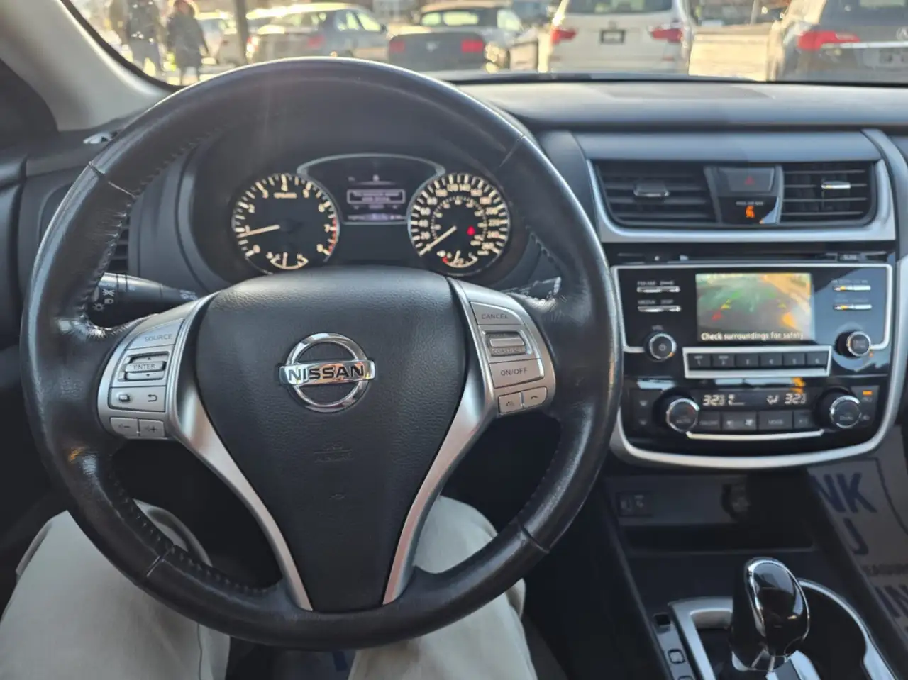 Nissan Altima снимка Nissan Altima