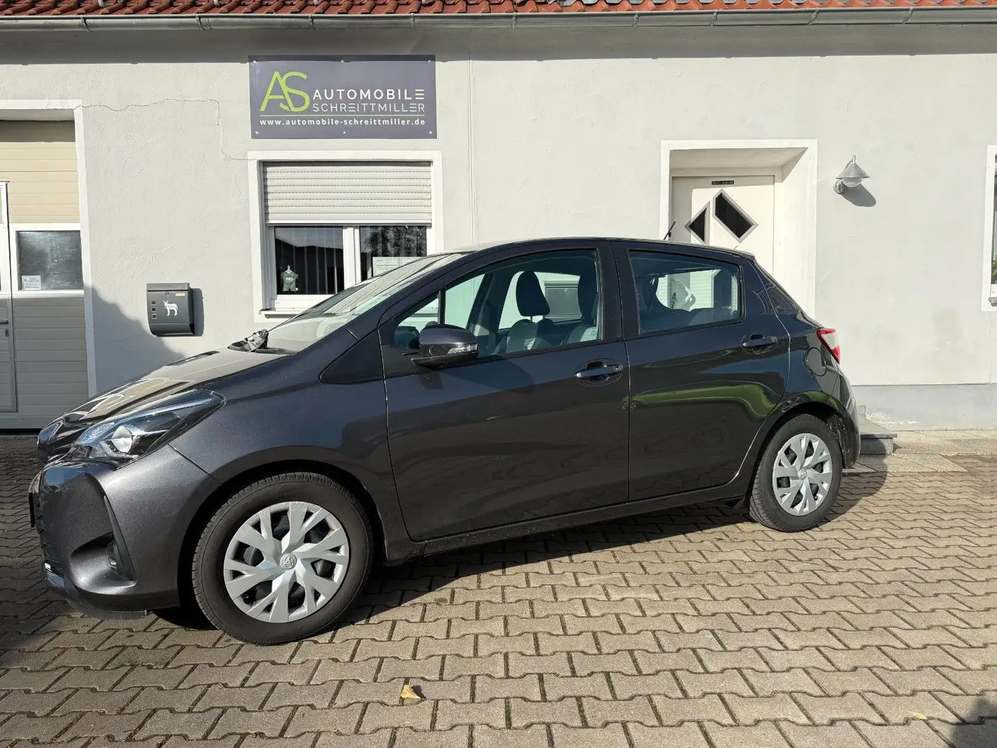Toyota Yaris Comfort PDC HI KAMERA KLIMA 5T ELFH ELASP Grau - 2