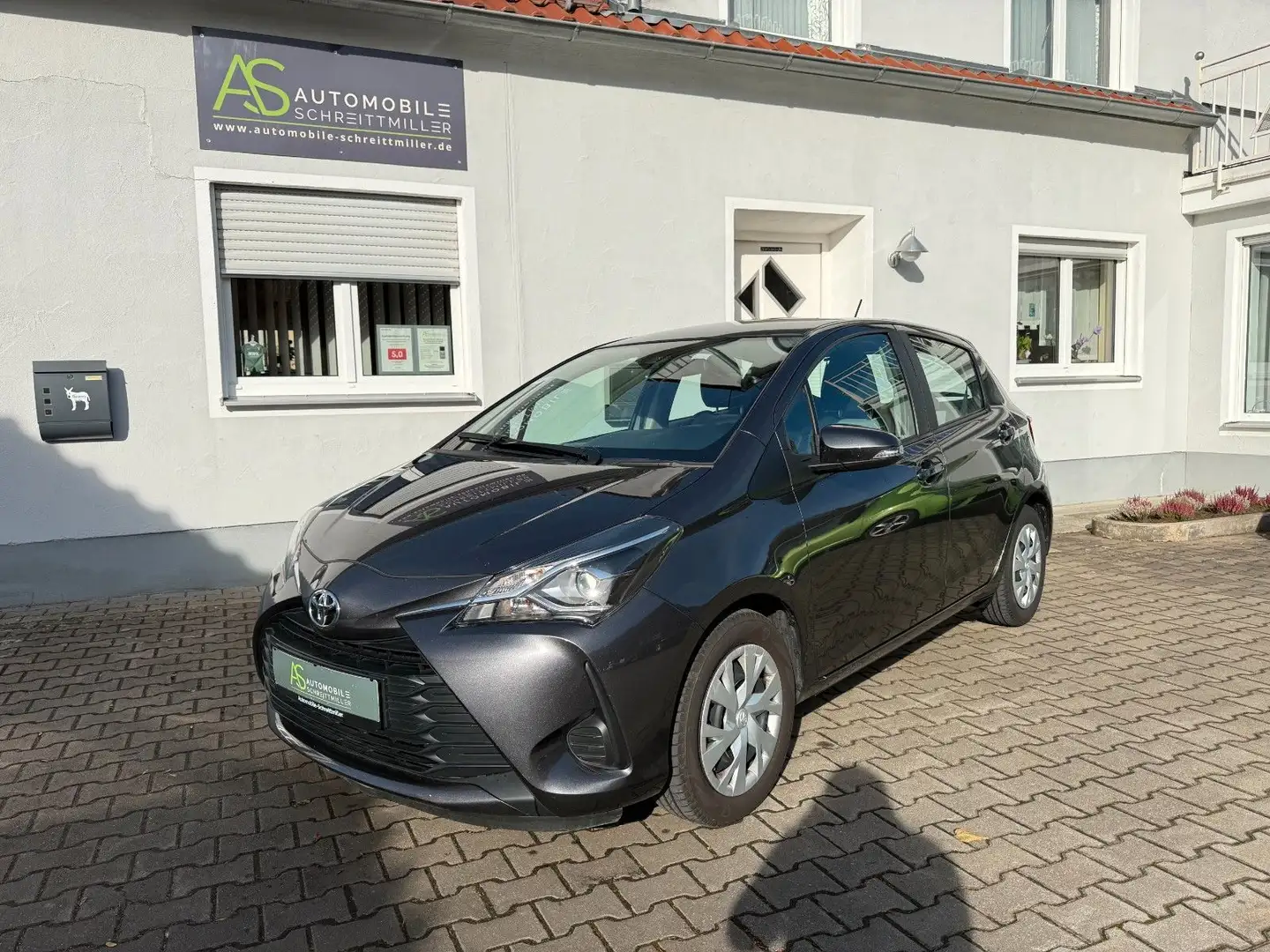 Toyota Yaris Comfort PDC HI KAMERA KLIMA 5T ELFH ELASP Grau - 1