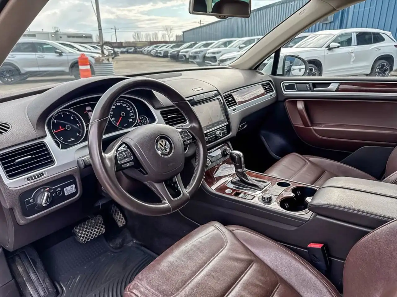 Volkswagen Touareg снимка Volkswagen Touareg