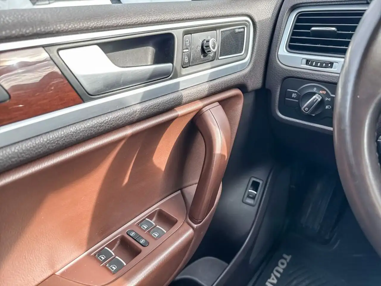 Volkswagen Touareg снимка Volkswagen Touareg