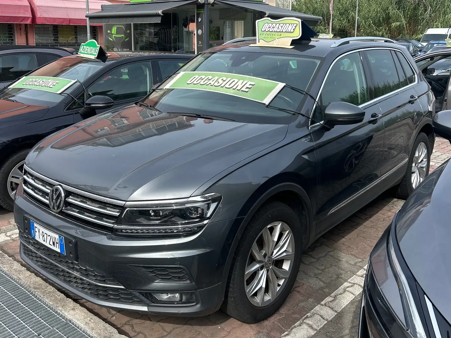 Volkswagen Tiguan Tiguan II 2016 2.0 tdi Advanced R-Line  150cv dsg Grigio - 2
