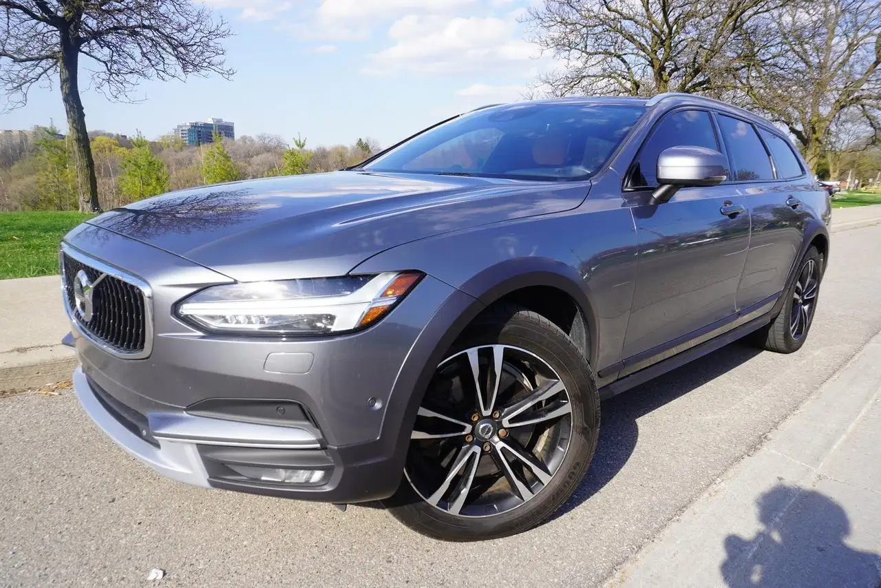 2017 Volvo V90