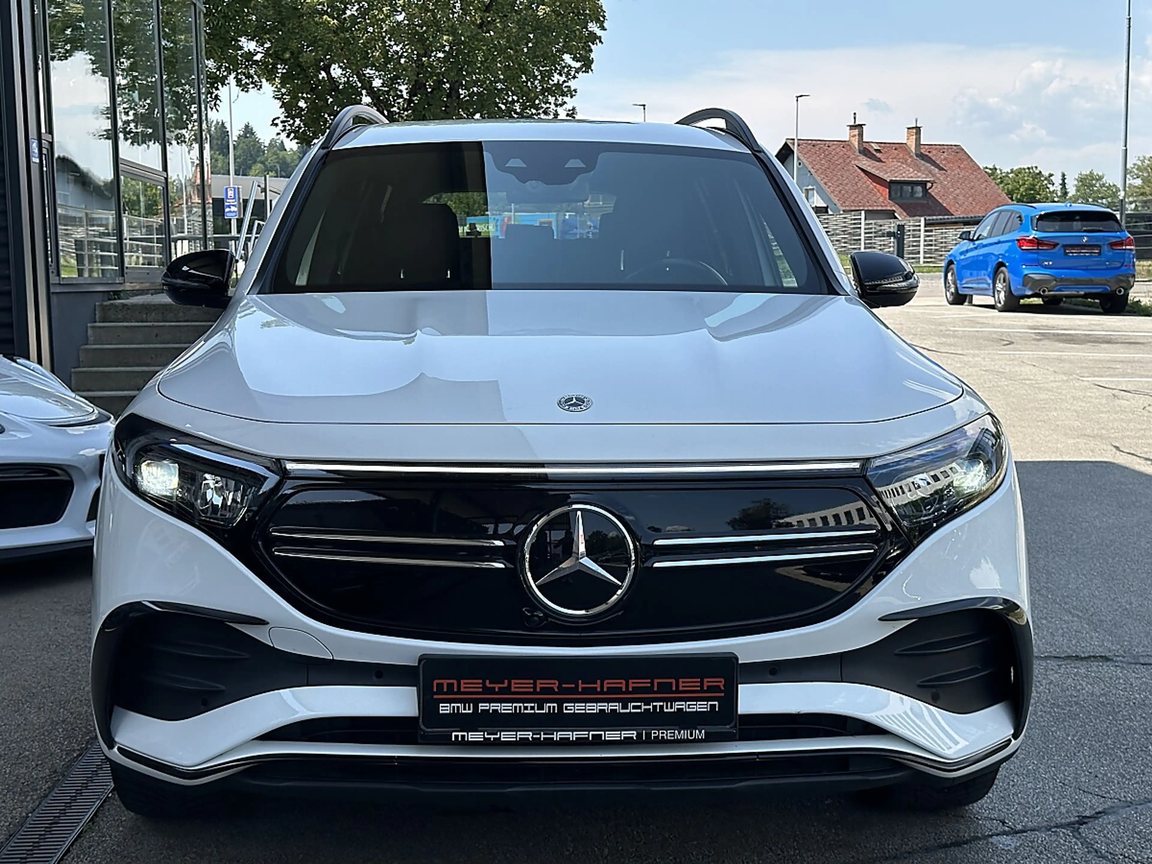 Mercedes-Benz EQB 350 4MATIC AMG-Line Aut. / 7 Sitzer — photo 3