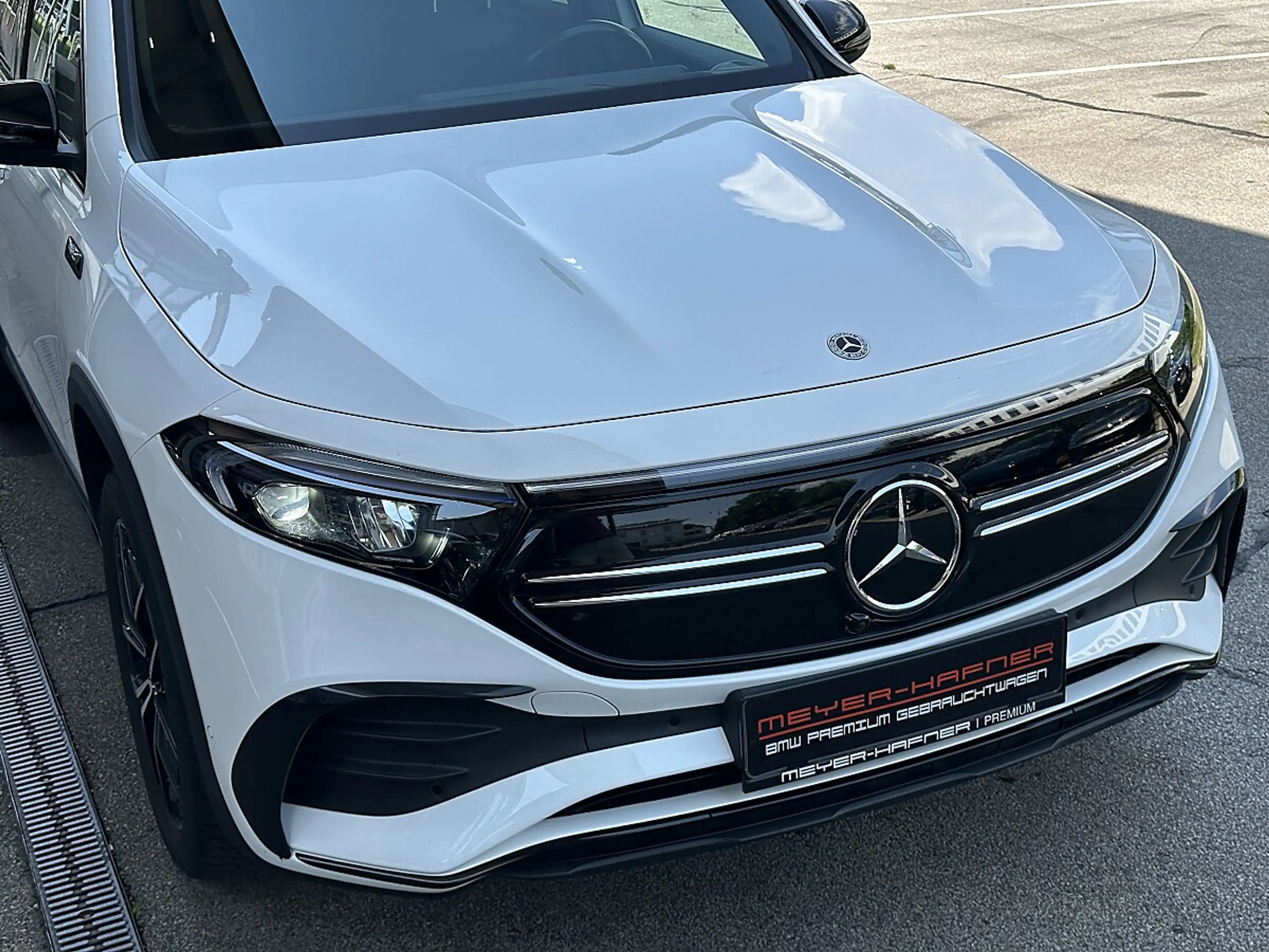 Mercedes-Benz EQB 350 4MATIC AMG-Line Aut. / 7 Sitzer — photo 4