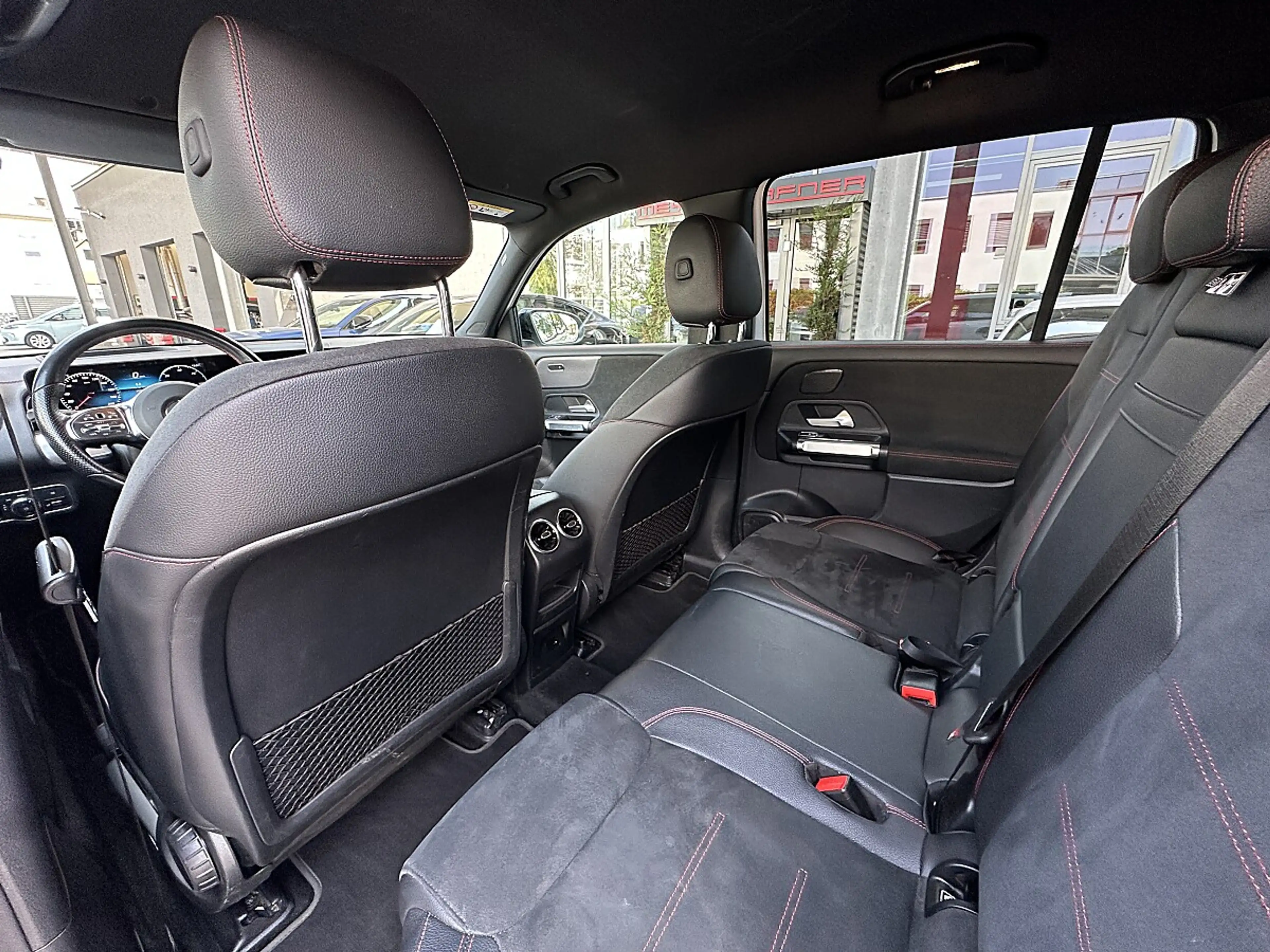 Mercedes-Benz EQB 350 4MATIC AMG-Line Aut. / 7 Sitzer — photo 15