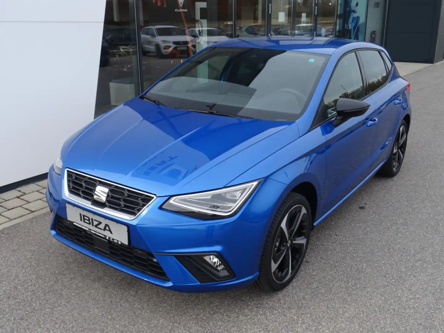 SEAT Ibiza Ibiza 1.0 TSI FR 110PS Navi ACC PDC Kamera Voll-LE Blau - 2
