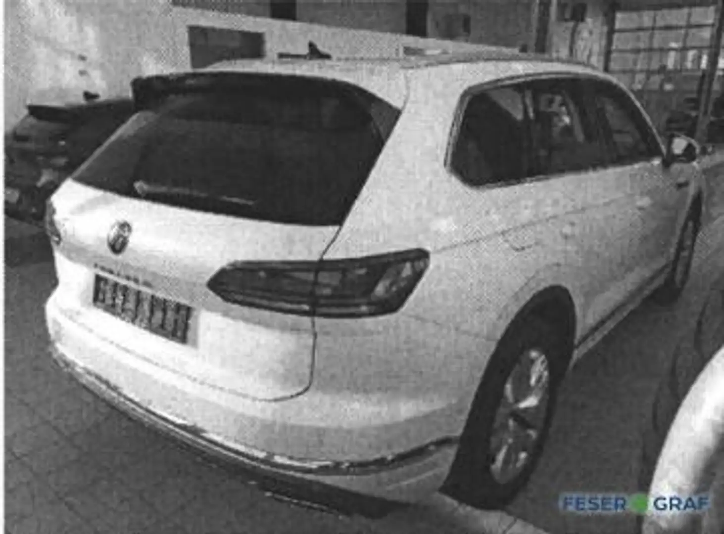 Volkswagen Touareg 3.0 TDI V6 4MOTION AHK KAM LED ACC Weiß - 2