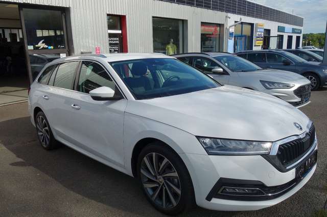 Skoda Octavia Combi First Edition LED AHK