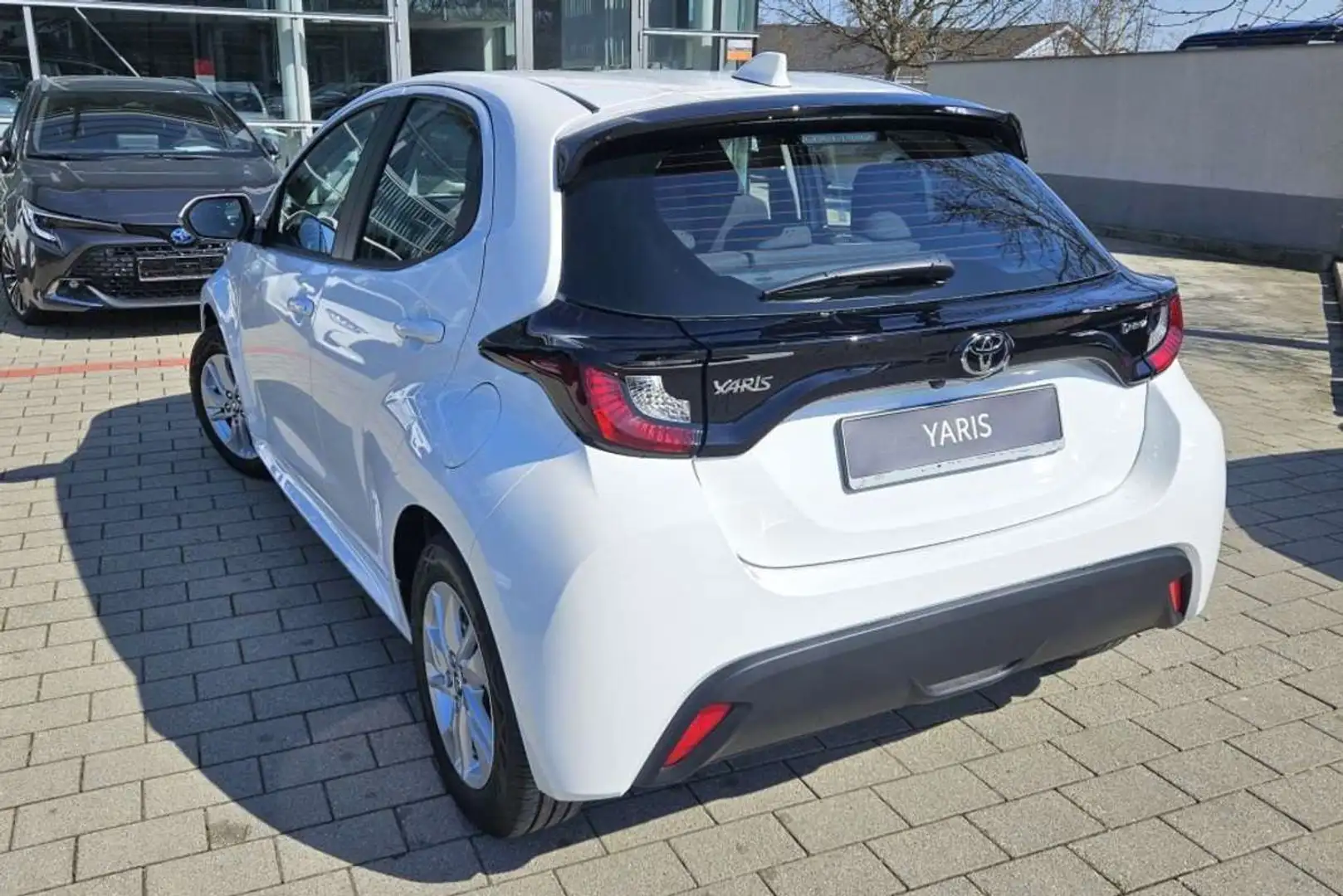 Toyota Yaris HYBRIDE 116 BVA DYNAMIC Blanc - 2