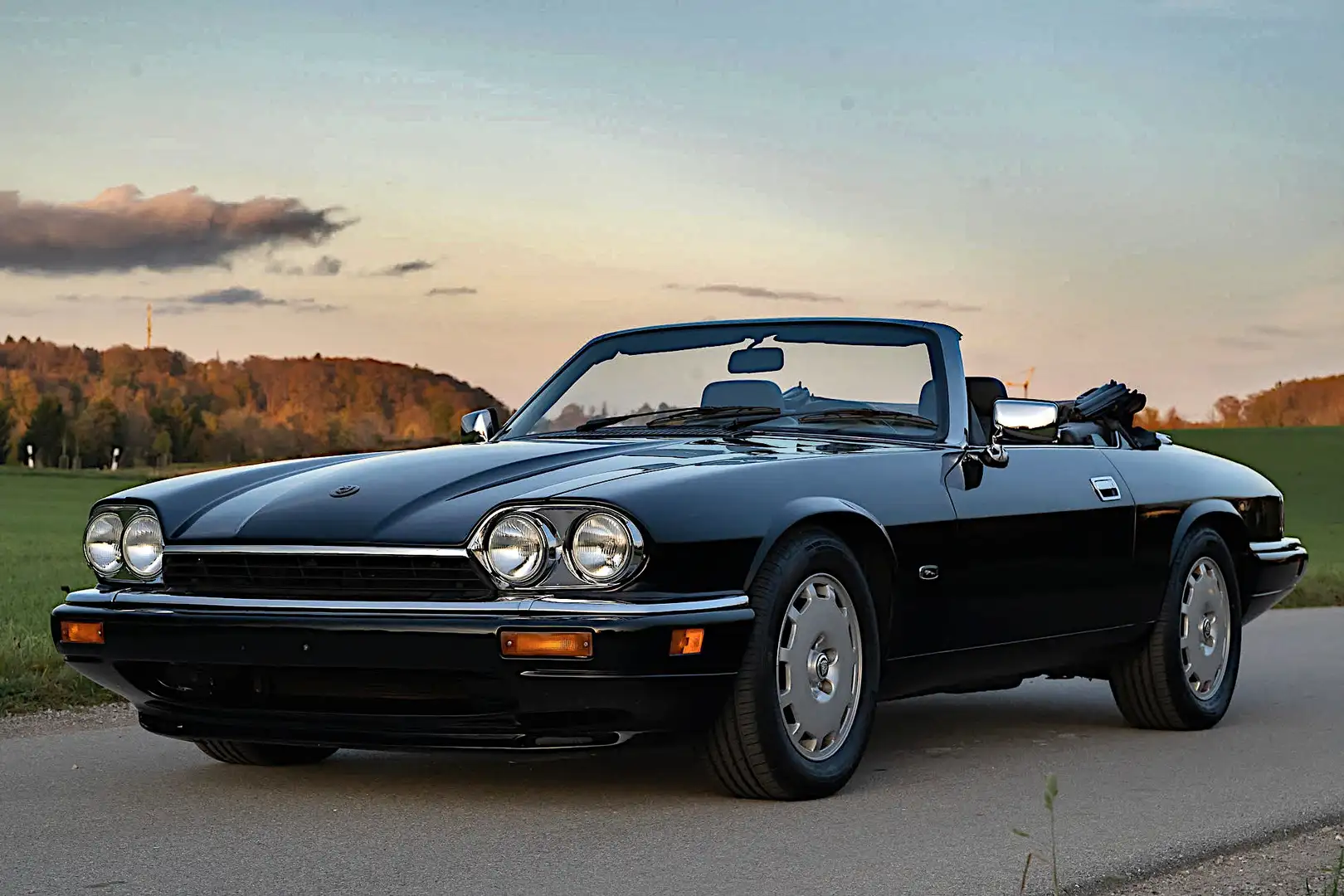 Jaguar XJS Cabrio 4.0 Liter **elegant und stilvoll** Schwarz - 1