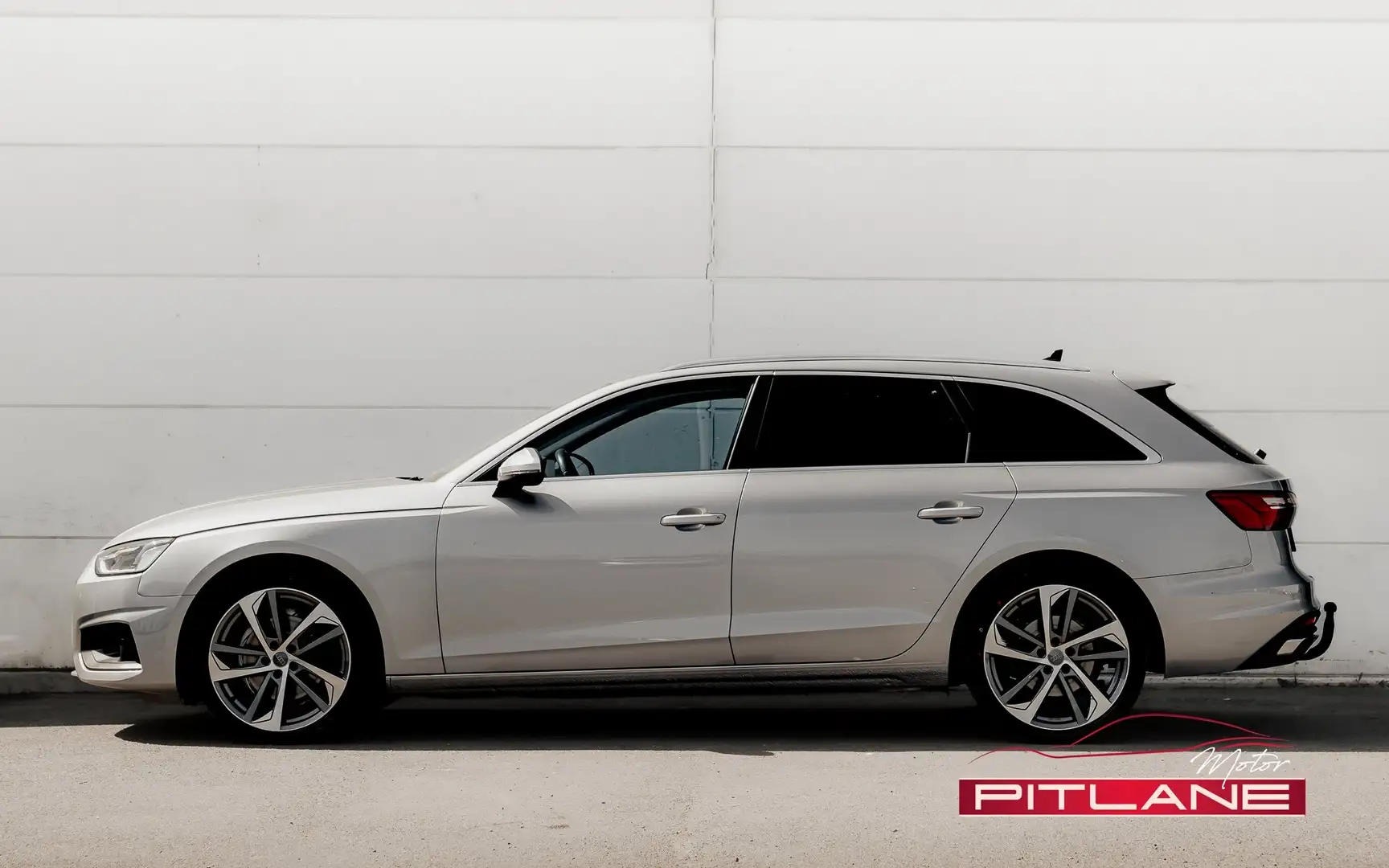 Audi A4 A4 Avant 30 TDi Business Edition S-tronic Attelage Argent - 2