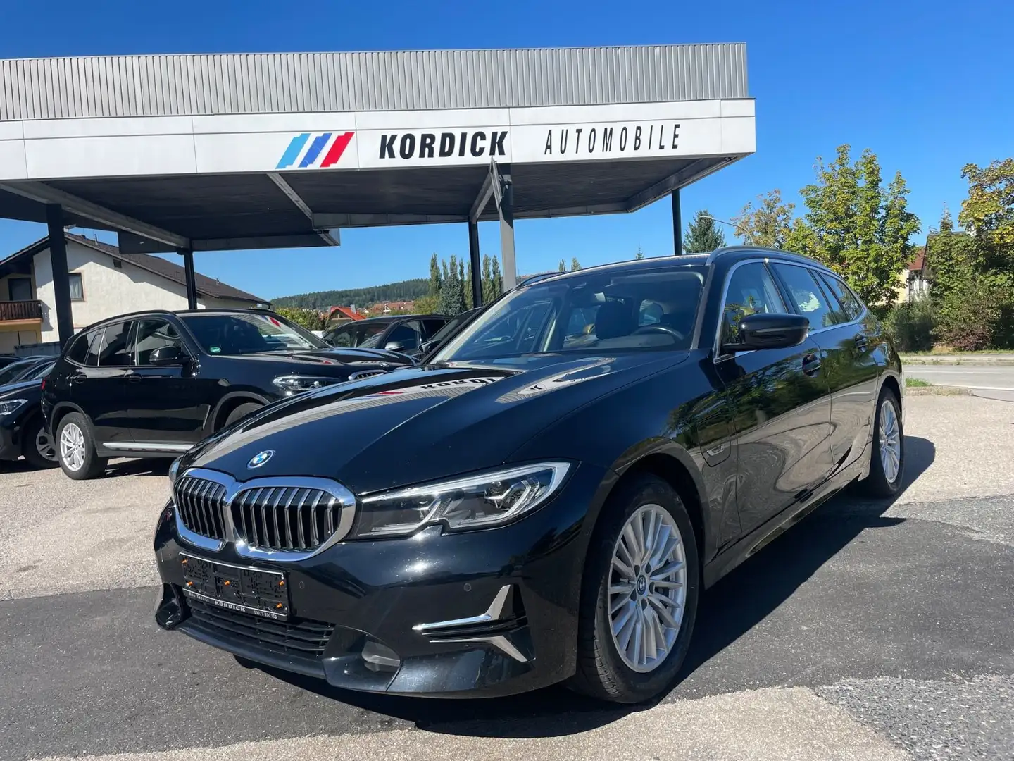 BMW 330 e TOURING G21 "LUXURY LINE"/AHK/SPORTSITZ/HUD Schwarz - 1