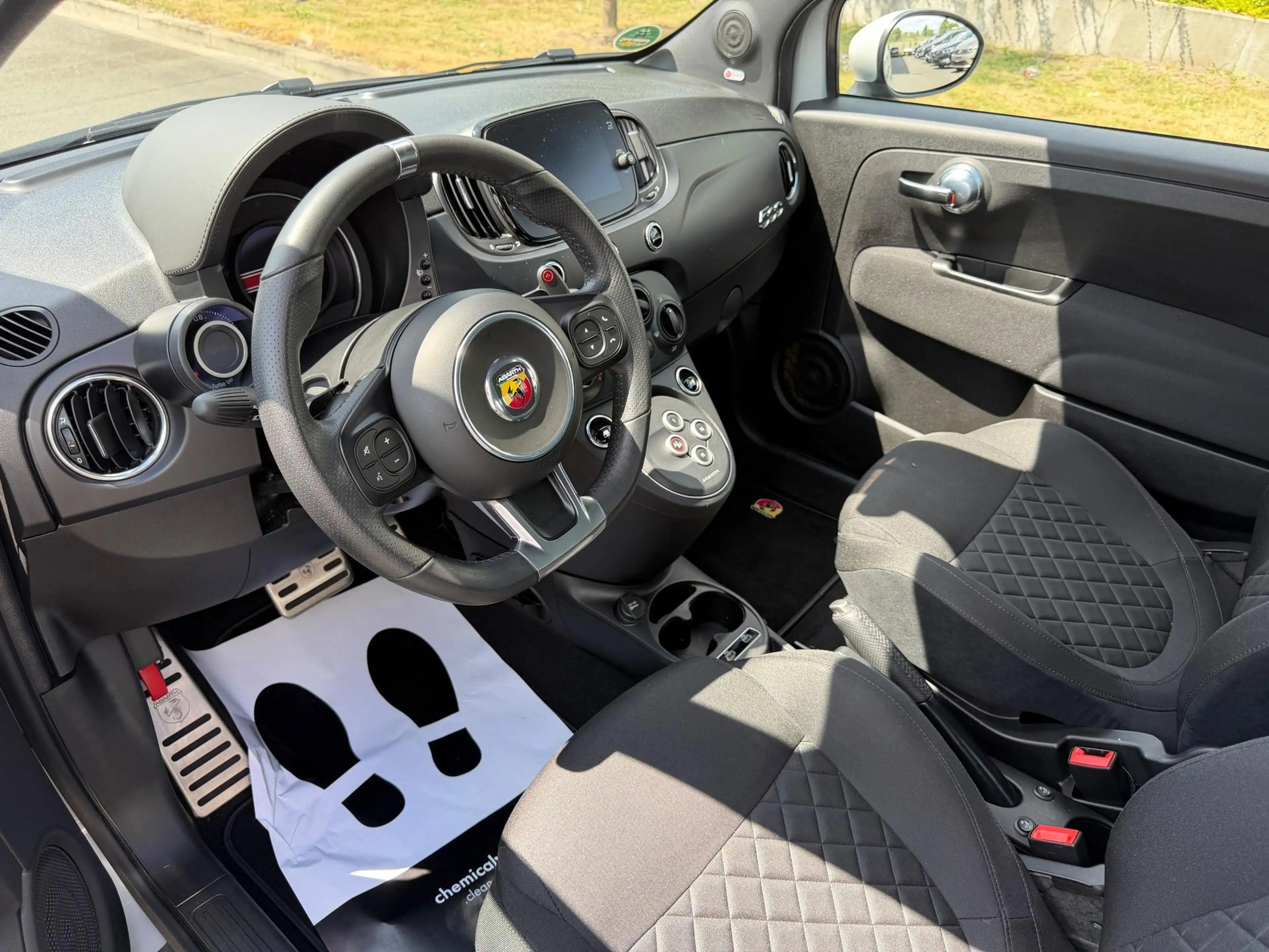 Abarth 595 1.4 T-Jet 16V beats Audio 121 kW (165 PS), Auto... — photo 11