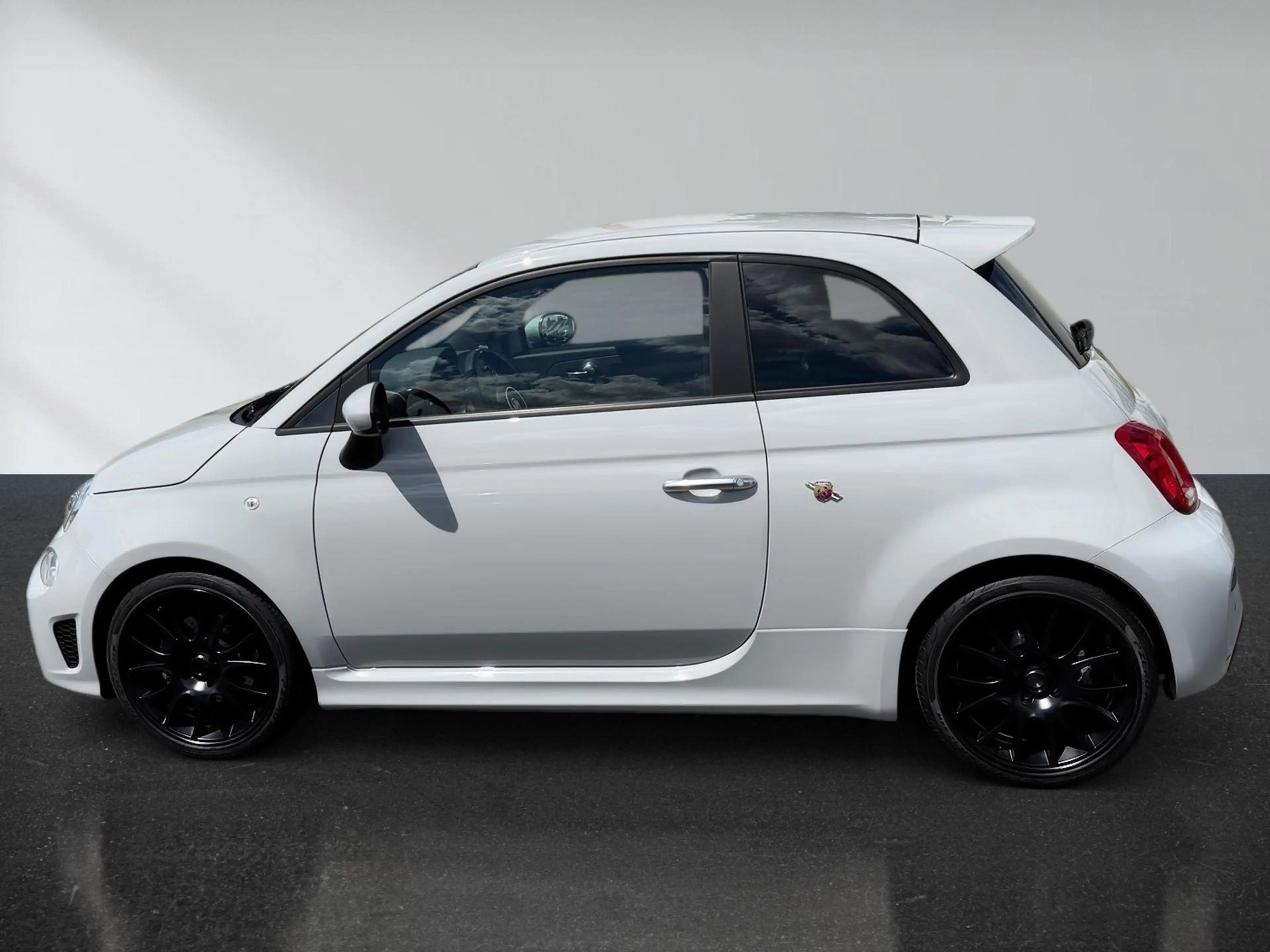 Abarth 595 1.4 T-Jet 16V beats Audio 121 kW (165 PS), Auto... — photo 2