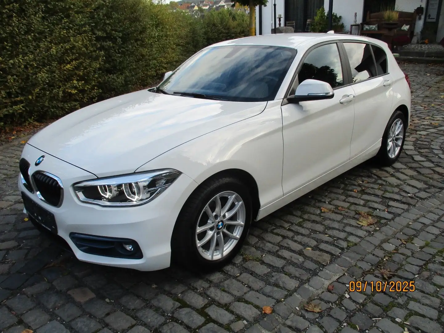 BMW 118 i 1 Lim. Sport Line  Service,Tüv Neu Weiß - 1
