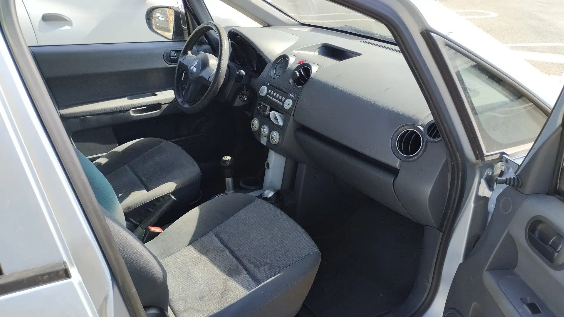 Mitsubishi Colt 1.5DI-D Invite - 1