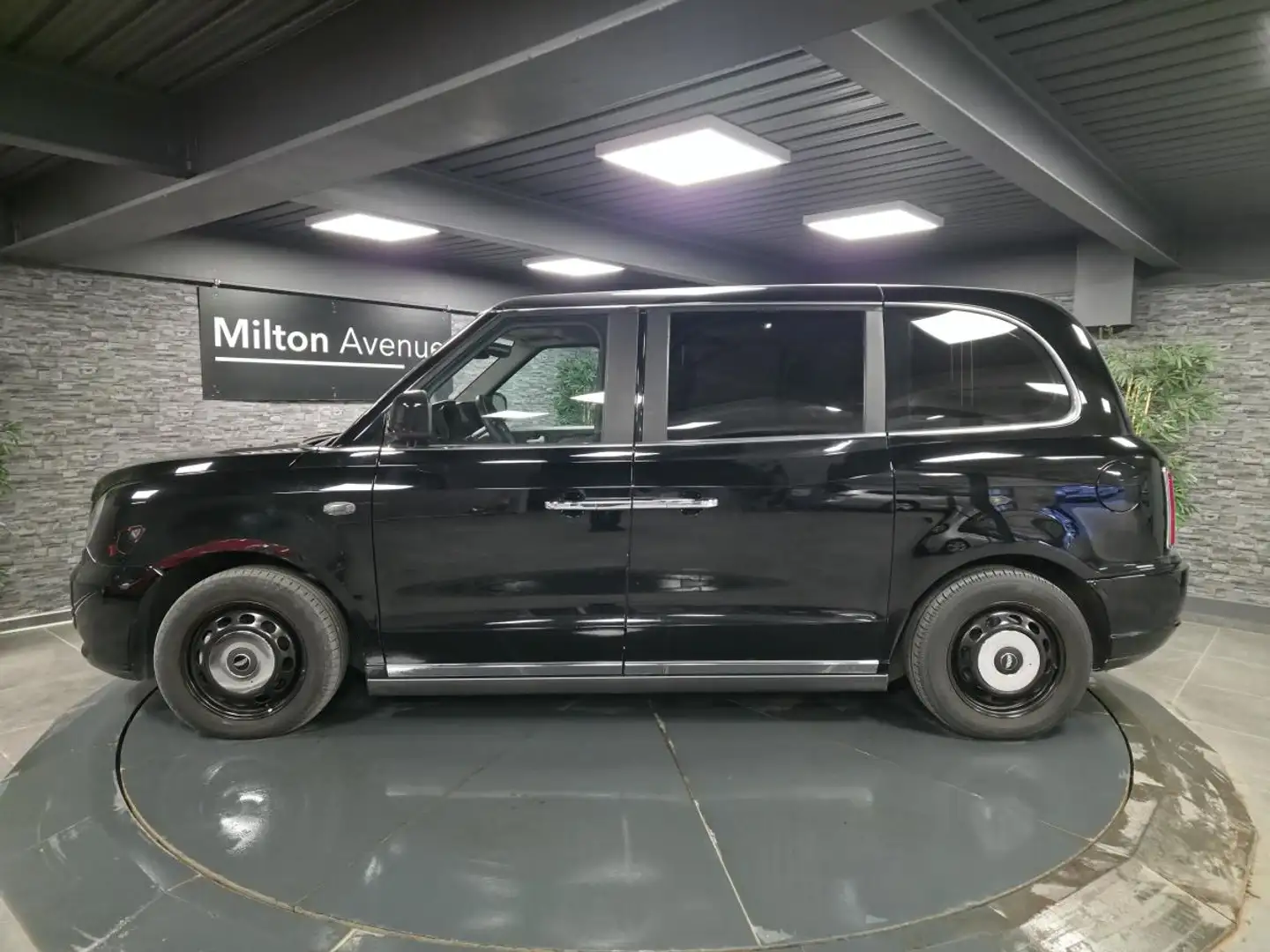 LEVC TX e-City - 150 Icon Schwarz - 2