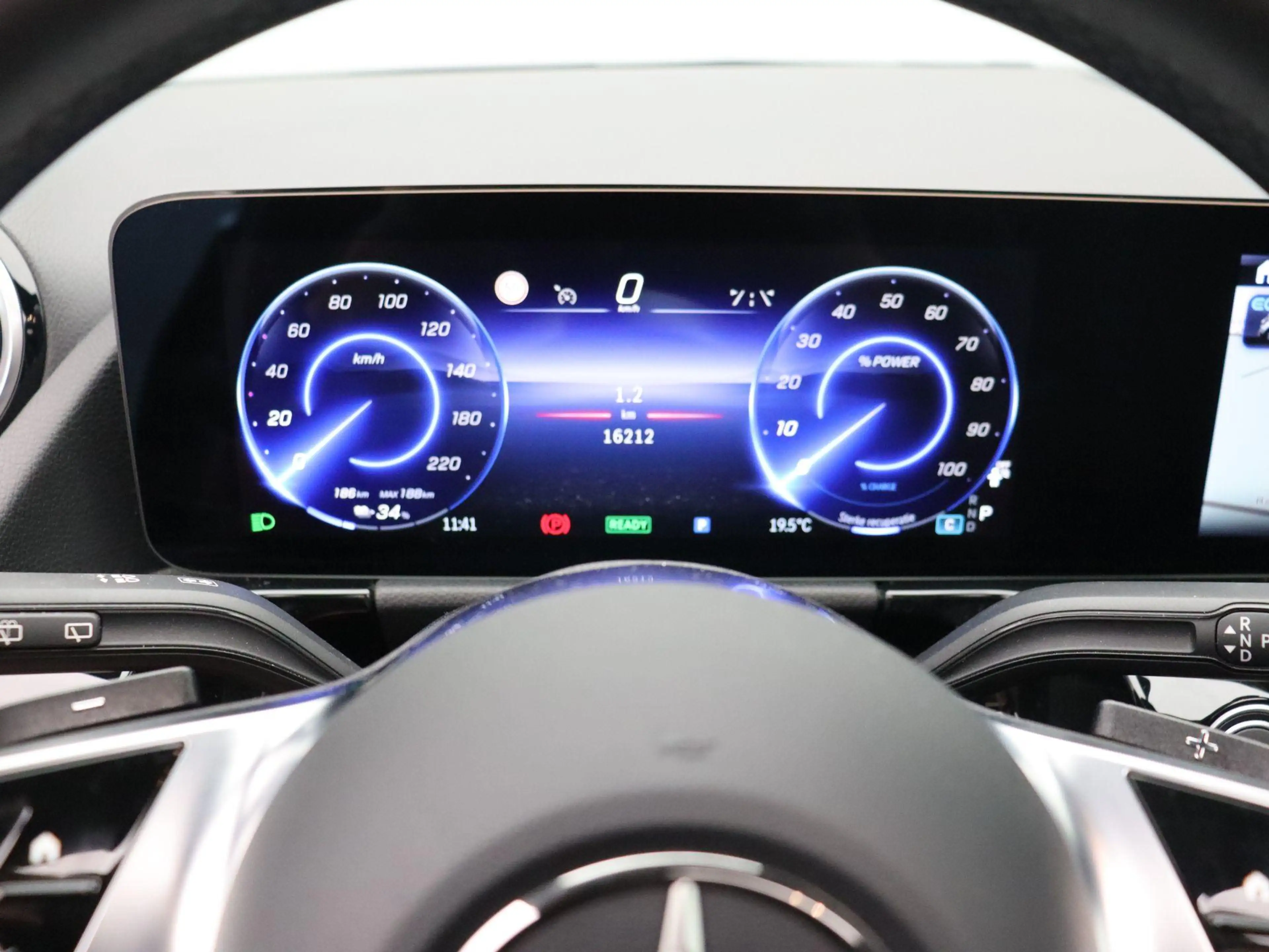 Mercedes-Benz EQA 250 250+ Business Line — photo 15