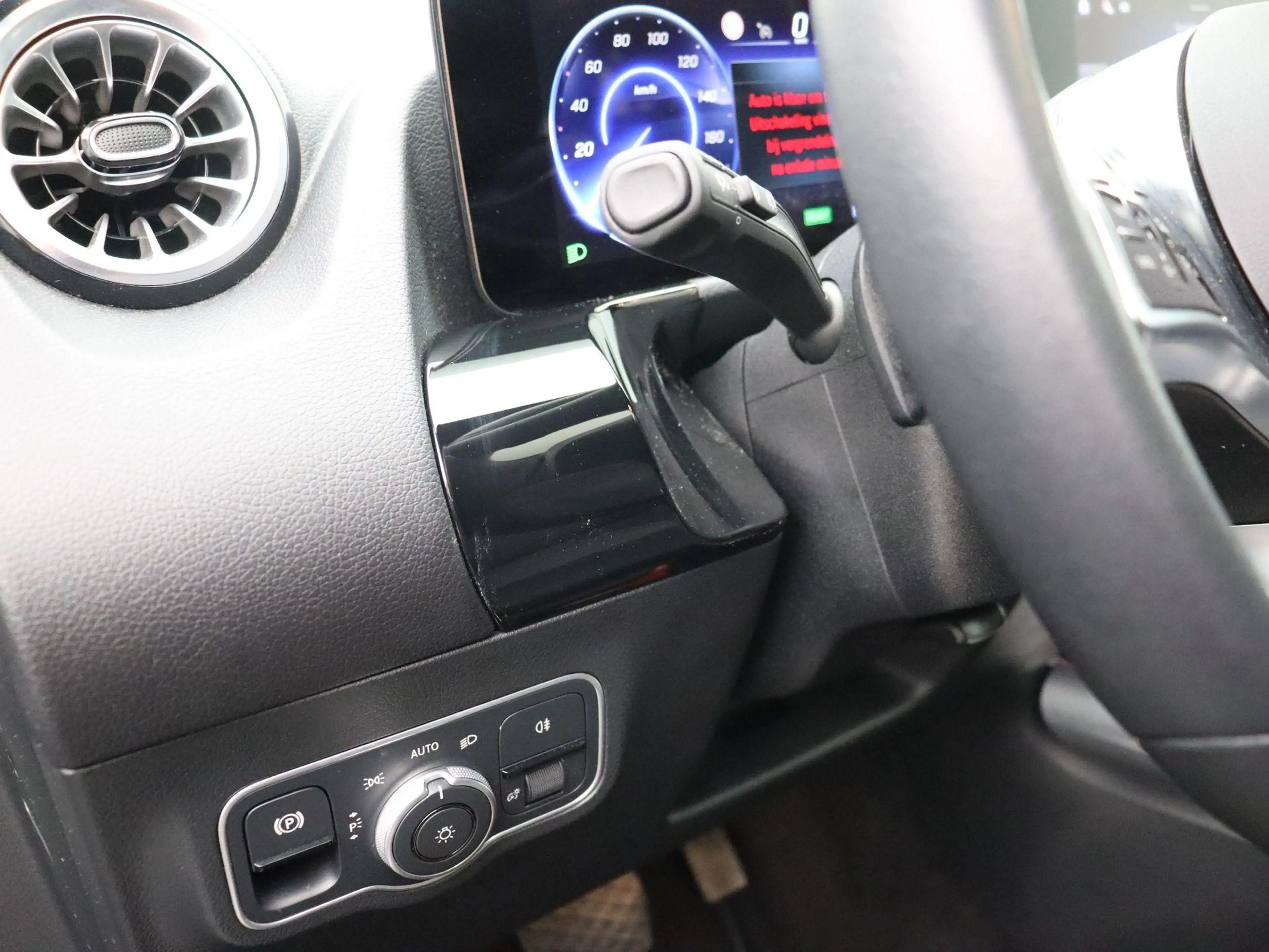 Mercedes-Benz EQA 250 250+ Business Line — photo 9