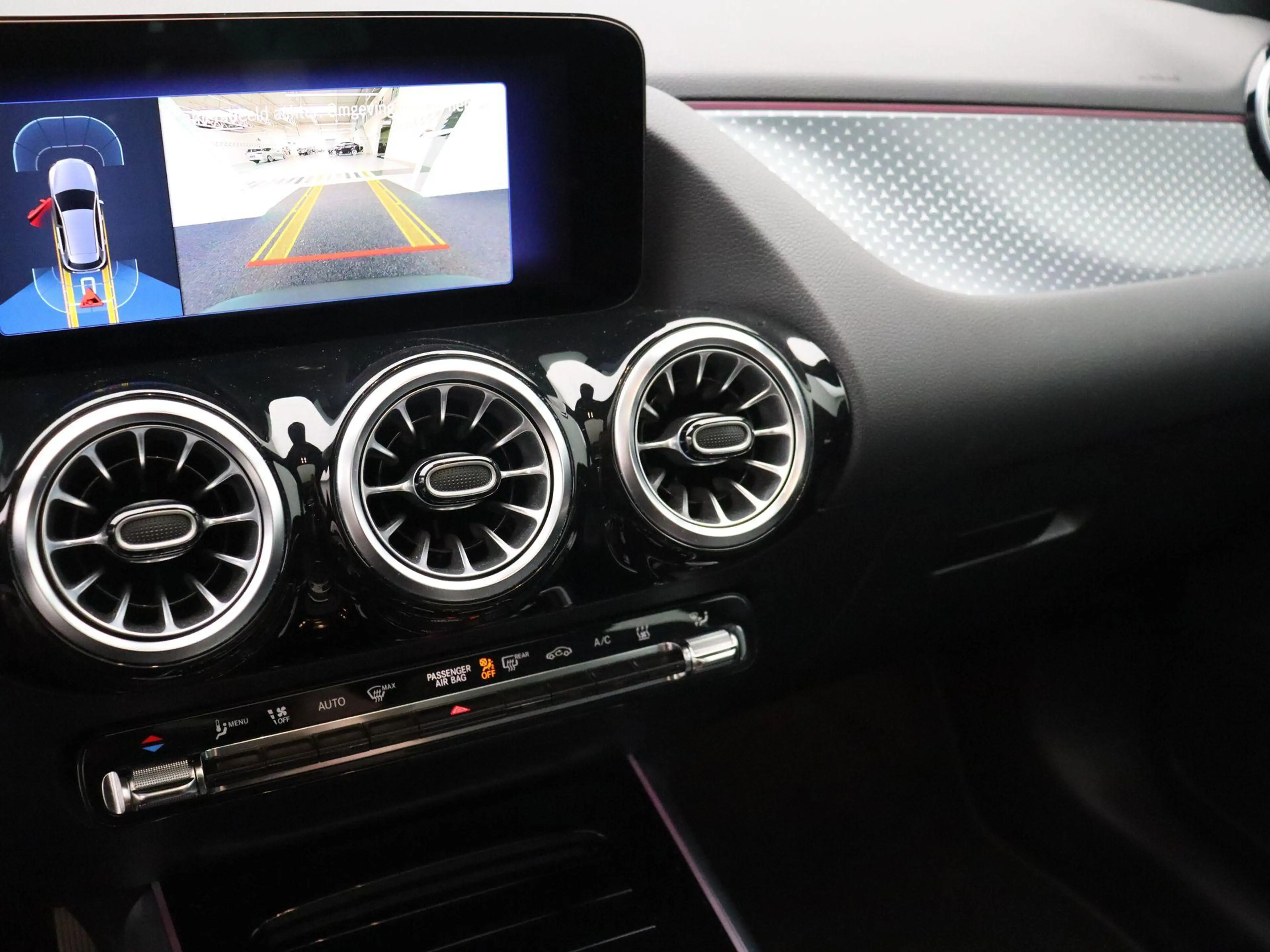 Mercedes-Benz EQA 250 250+ Business Line — photo 13
