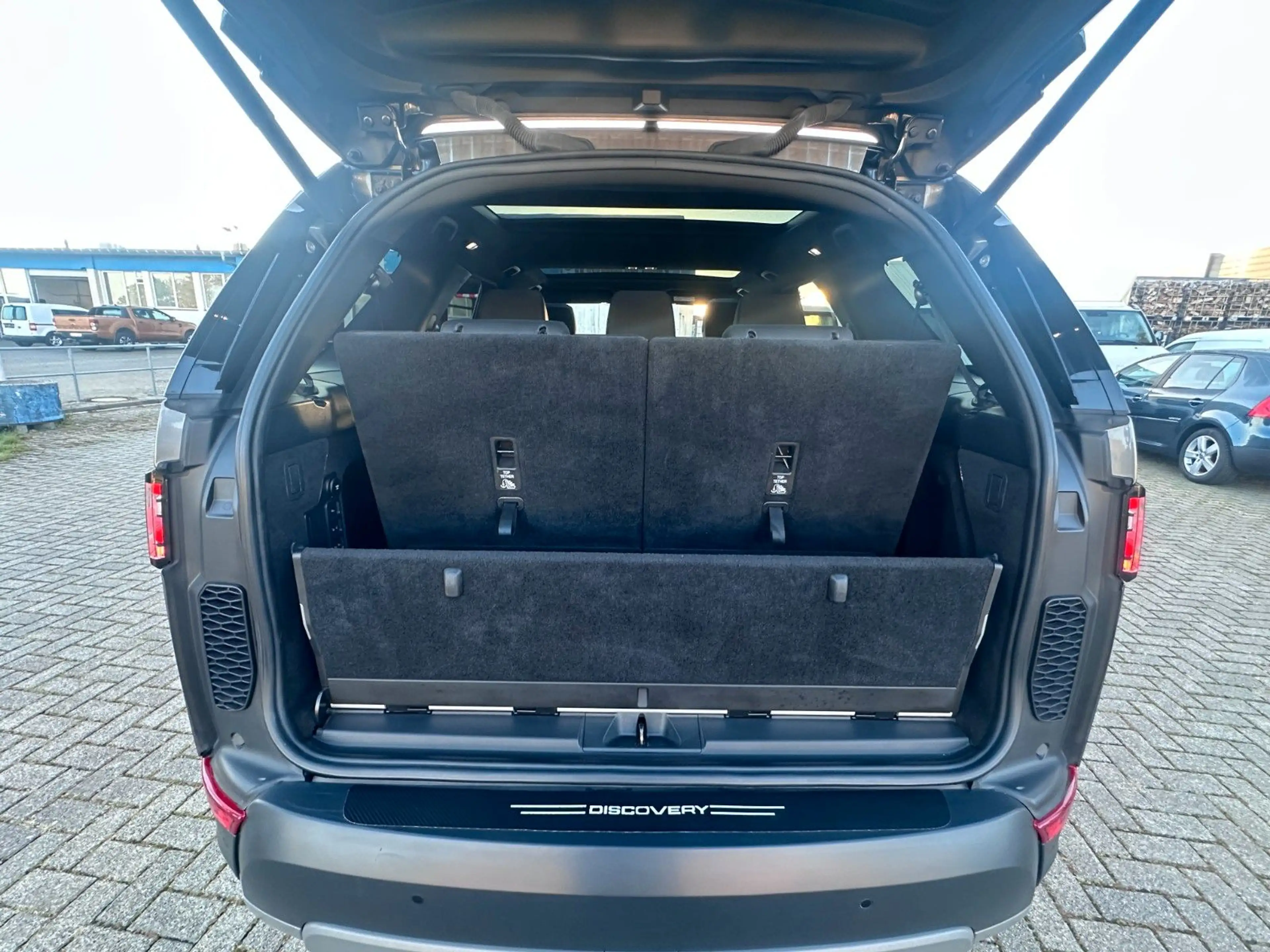 Land Rover Discovery 5 HSE SDV6*7 Sitzer*Panorma*etc — photo 10