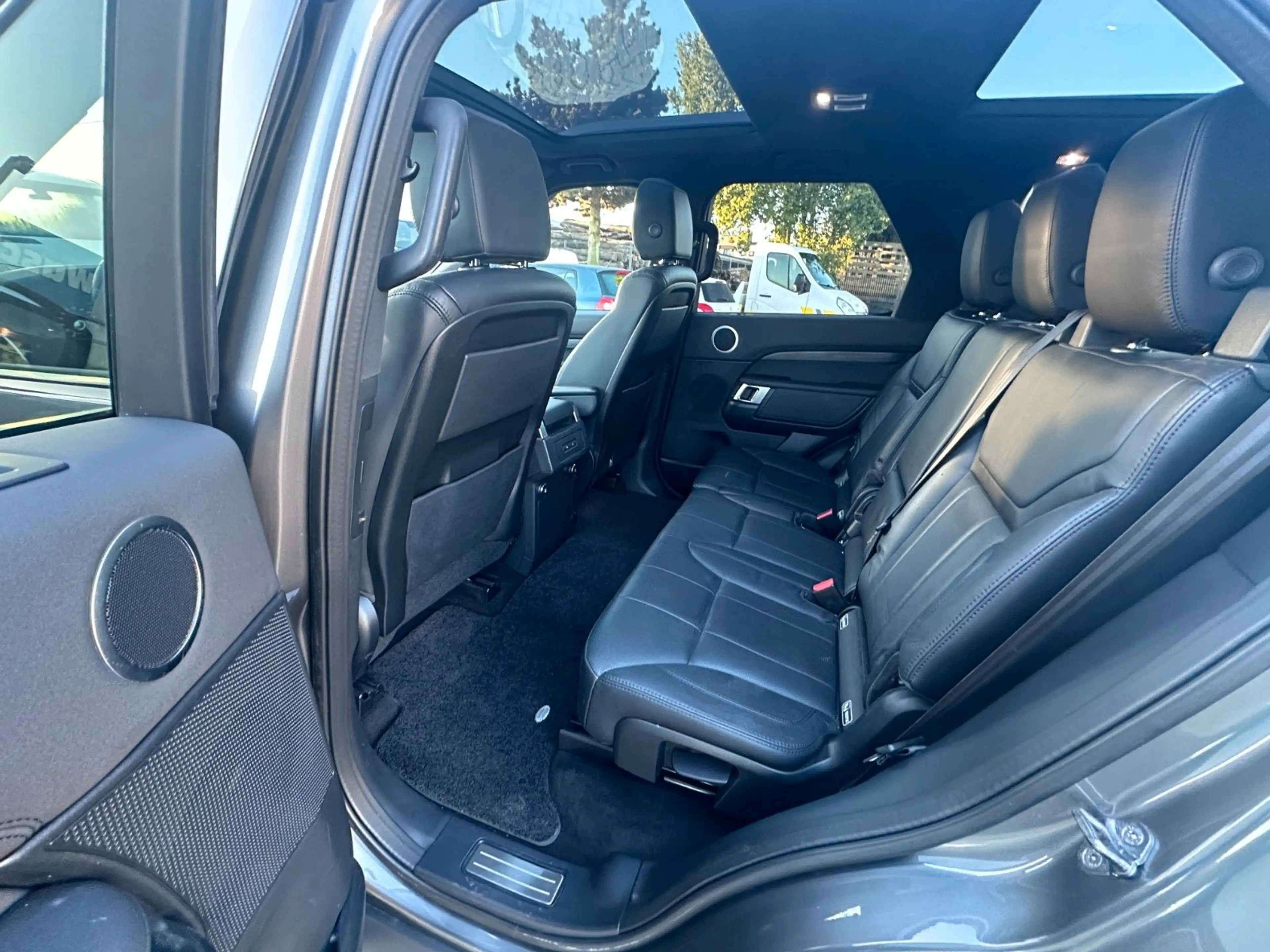 Land Rover Discovery 5 HSE SDV6*7 Sitzer*Panorma*etc — photo 11