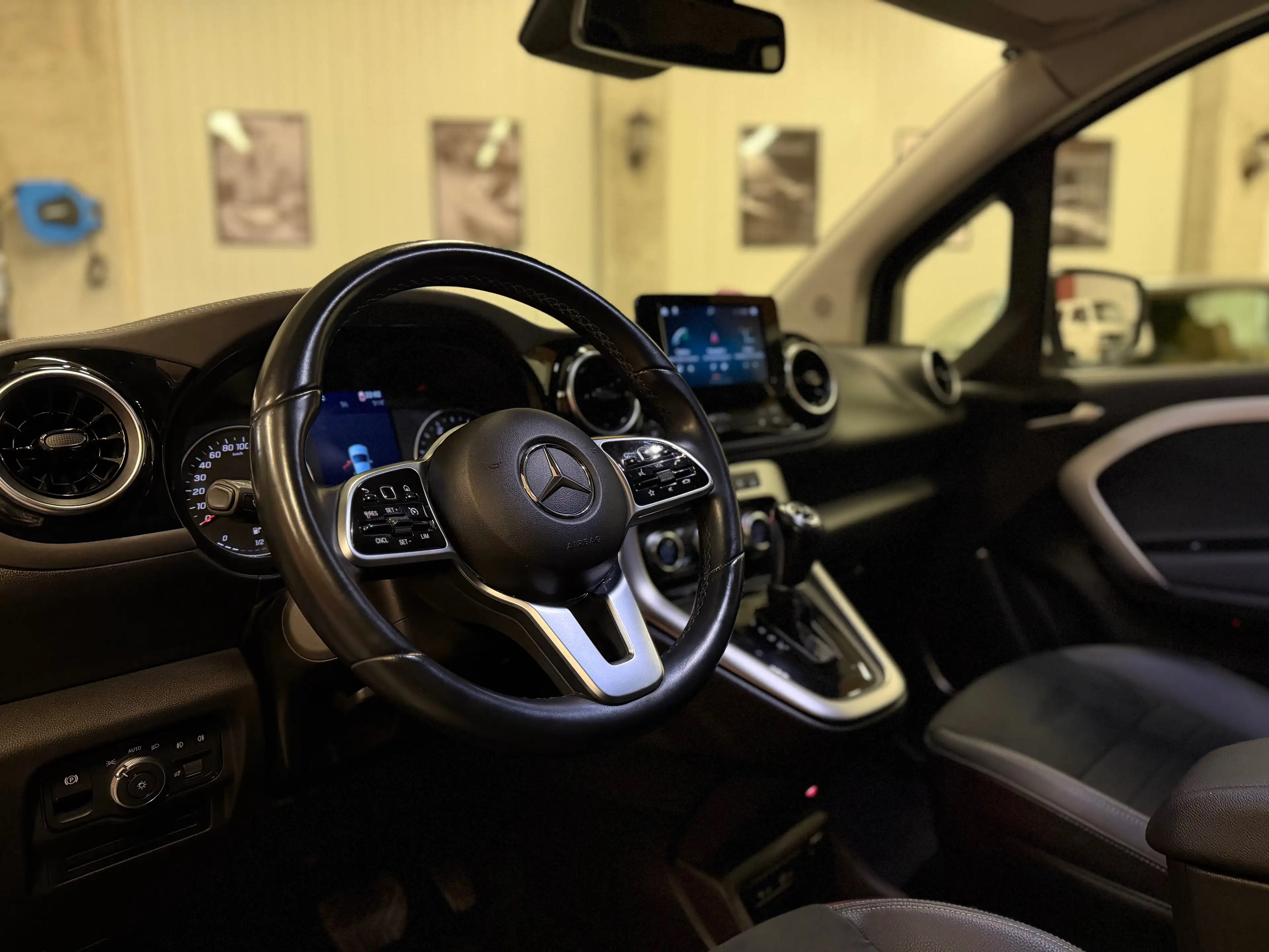 Mercedes-Benz T-Class 180 d*Vollausstattung* — photo 14