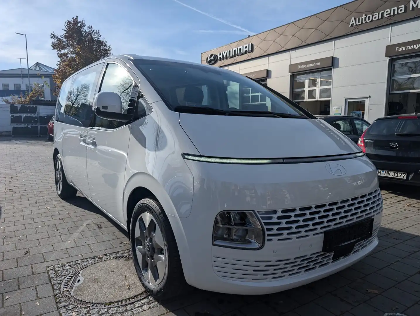 Hyundai STARIA 9-Sitzer (MY25) HEV 1.6 T-GDI TREND 2WD Alb - 2